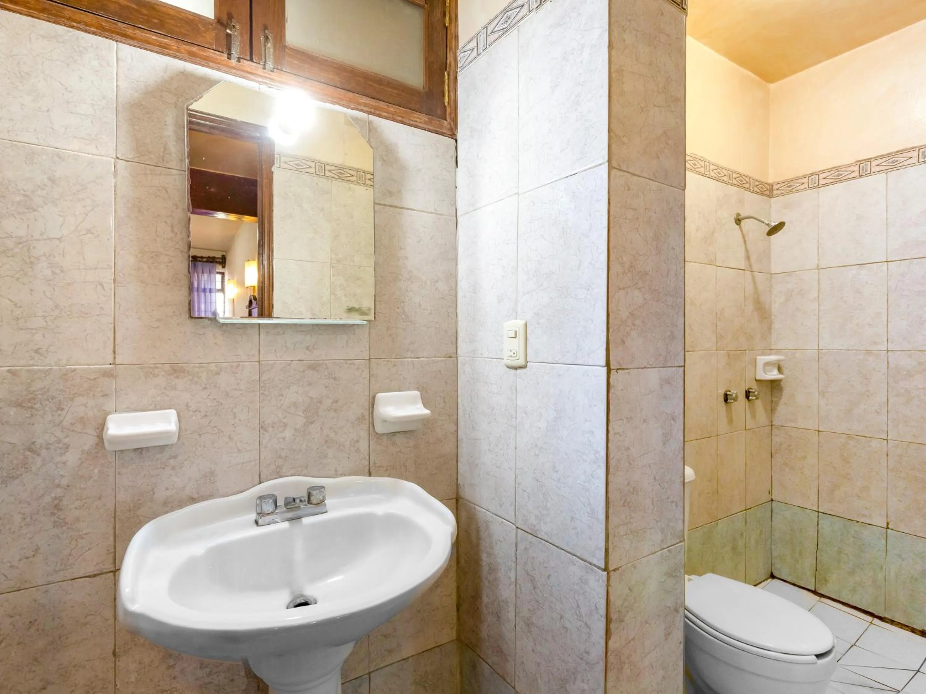 Bathroom in Hotel Esperanza, Oaxaca Centro