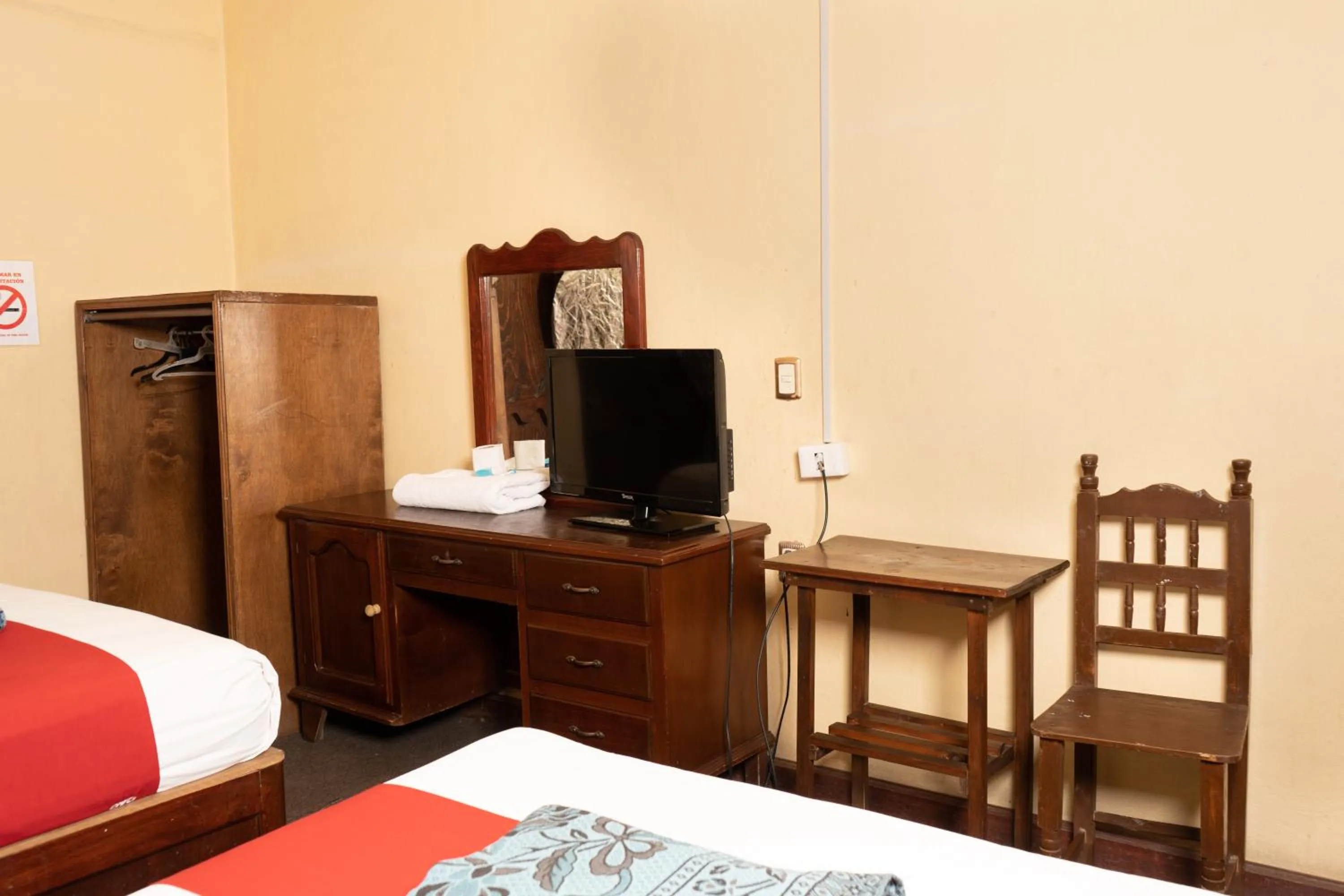 hair dresser, Bed in Hotel Esperanza, Oaxaca Centro