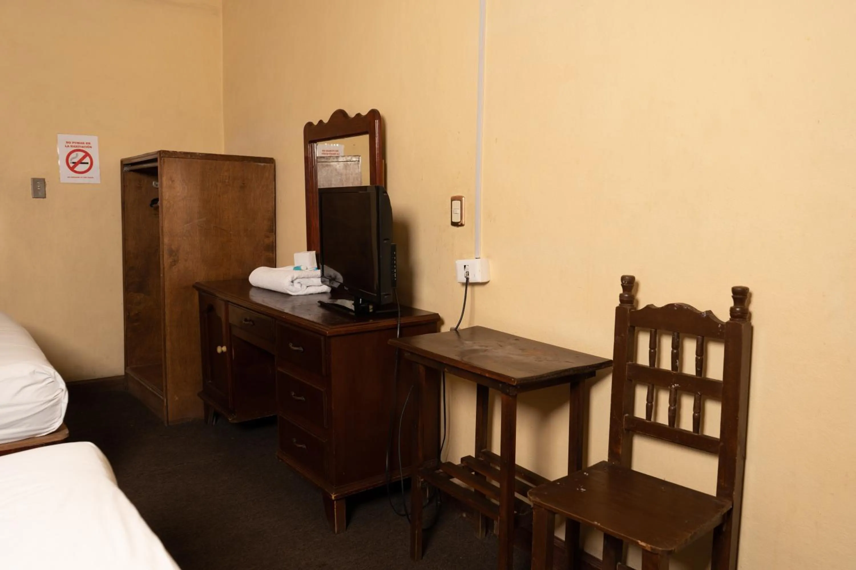 Photo of the whole room, Bed in Hotel Esperanza, Oaxaca Centro