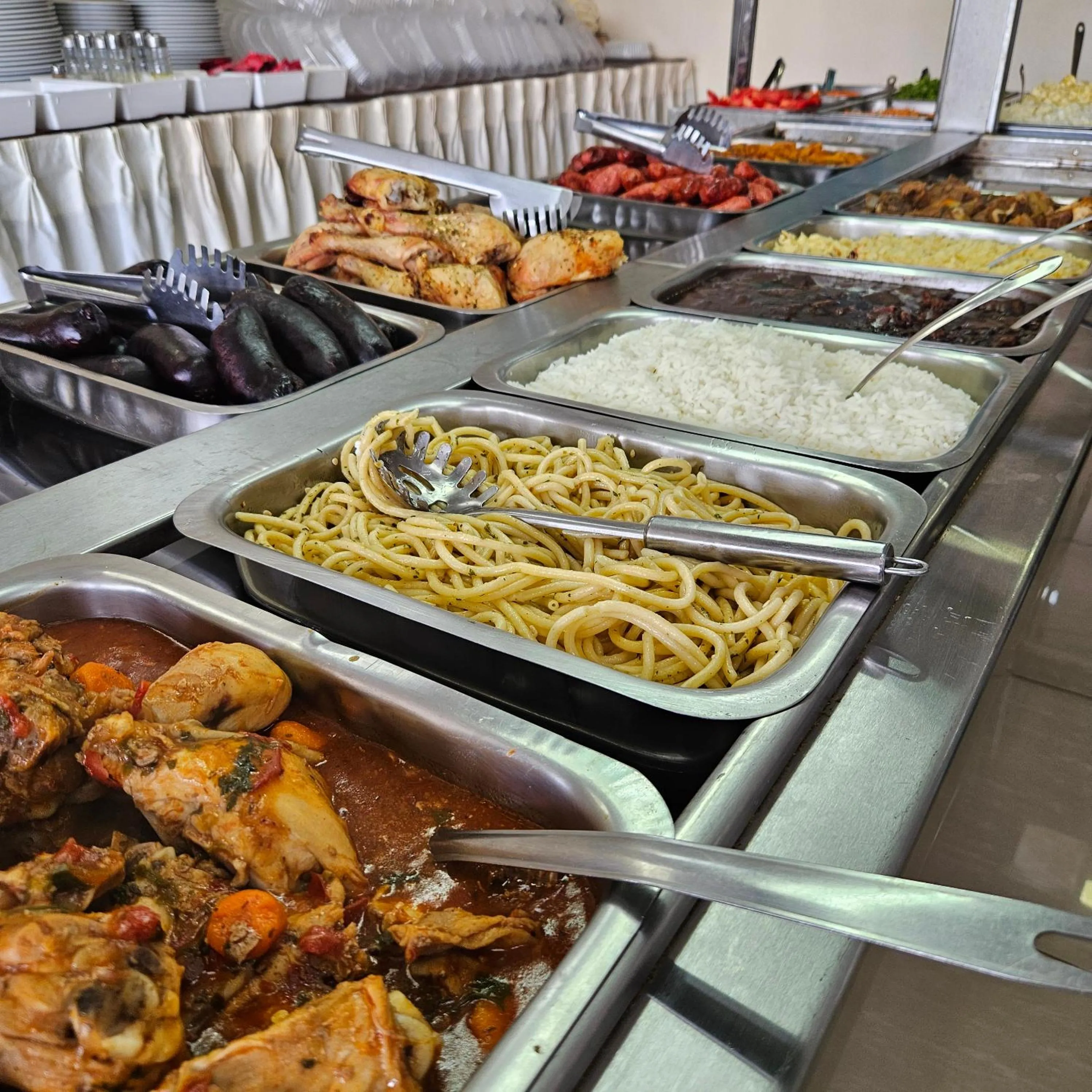 Restaurant/places to eat in Mensú Grand Hotel