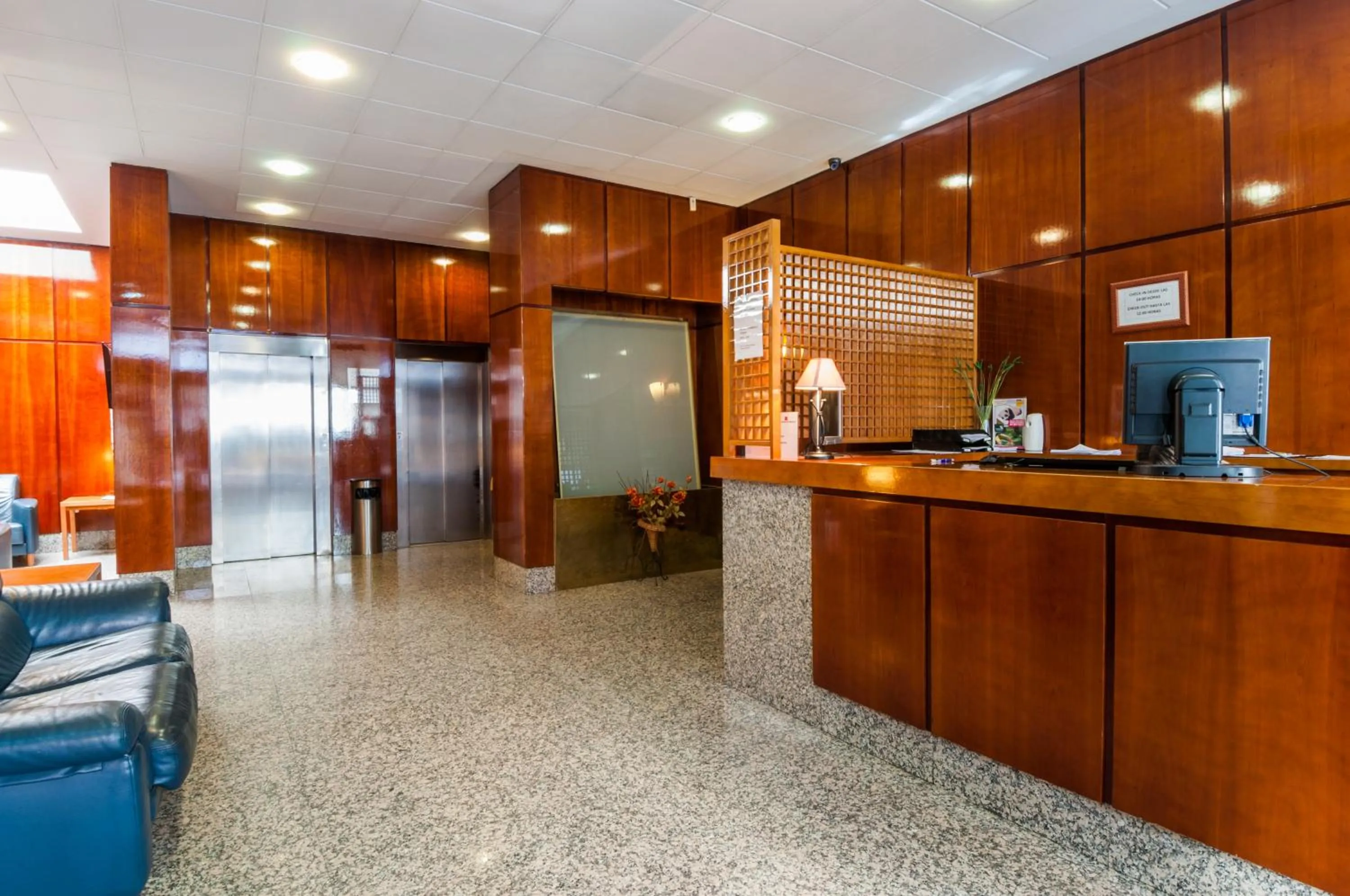 Lobby or reception in Hotel Villa De Pinto