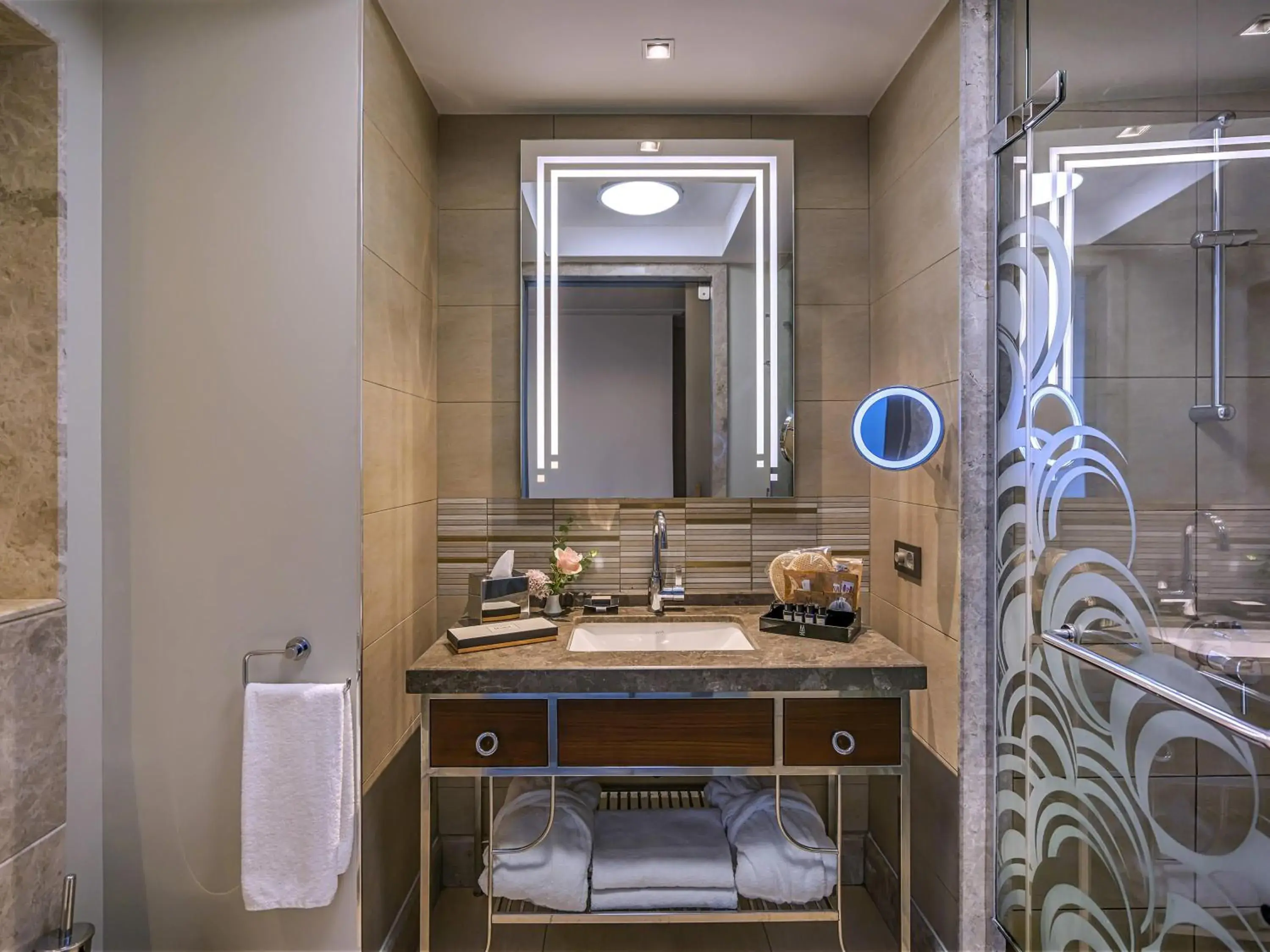 Superior Twin Room with City View in The Artisan Hotel Istanbul - MGallery Collection Superior Twin Room with City View in The Artisan Hotel Istanbul - MGallery Collection