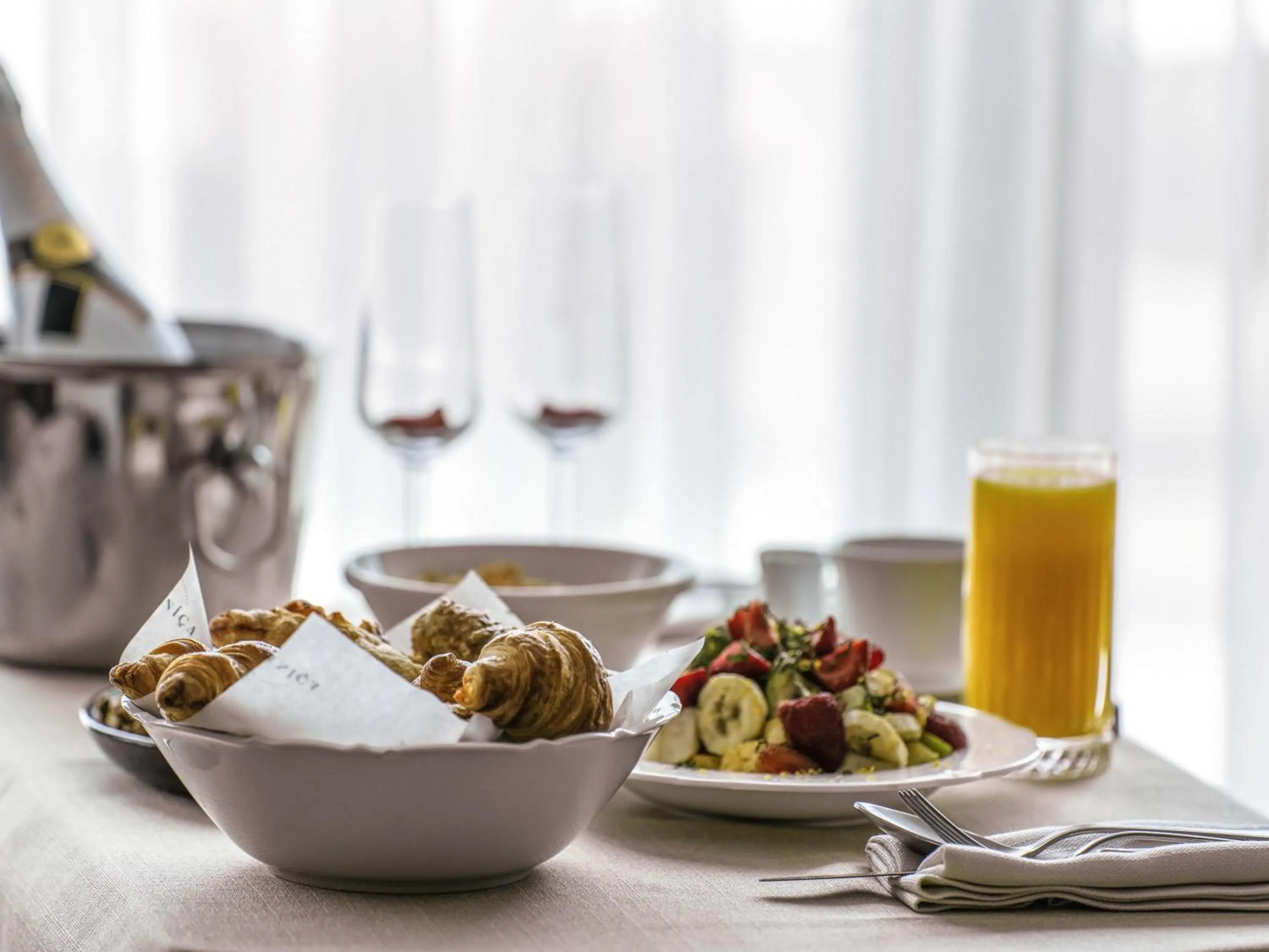 Bedroom in The Artisan Hotel Istanbul - MGallery Collection