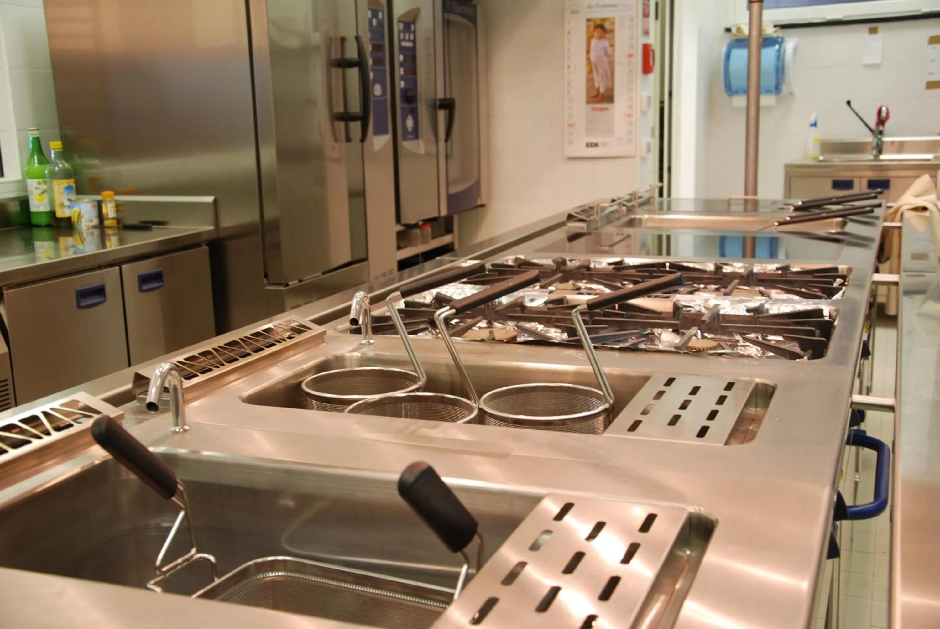 Restaurant/places to eat in Sea Art Hotel