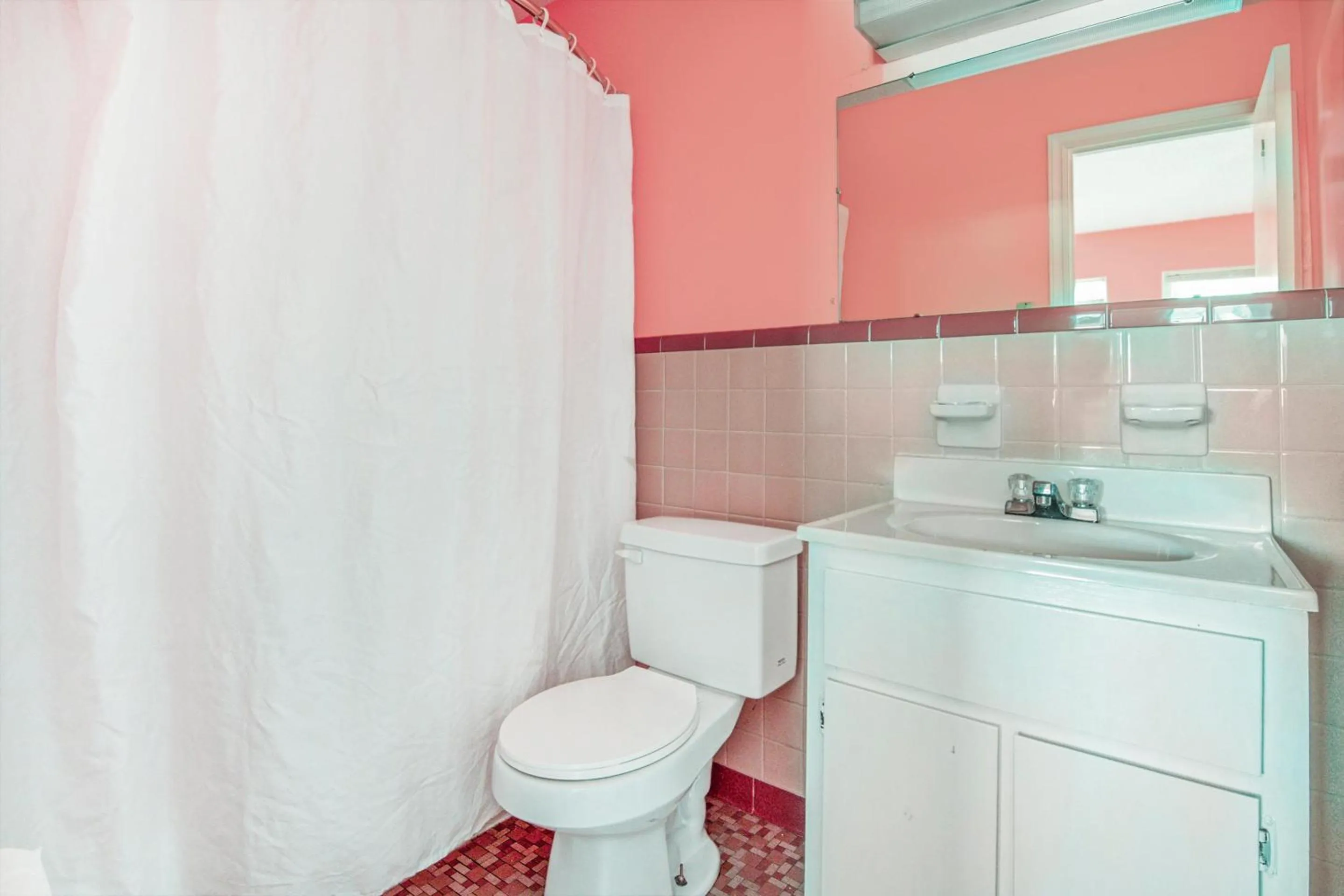 Bathroom in OYO Hotel Durham West Hills