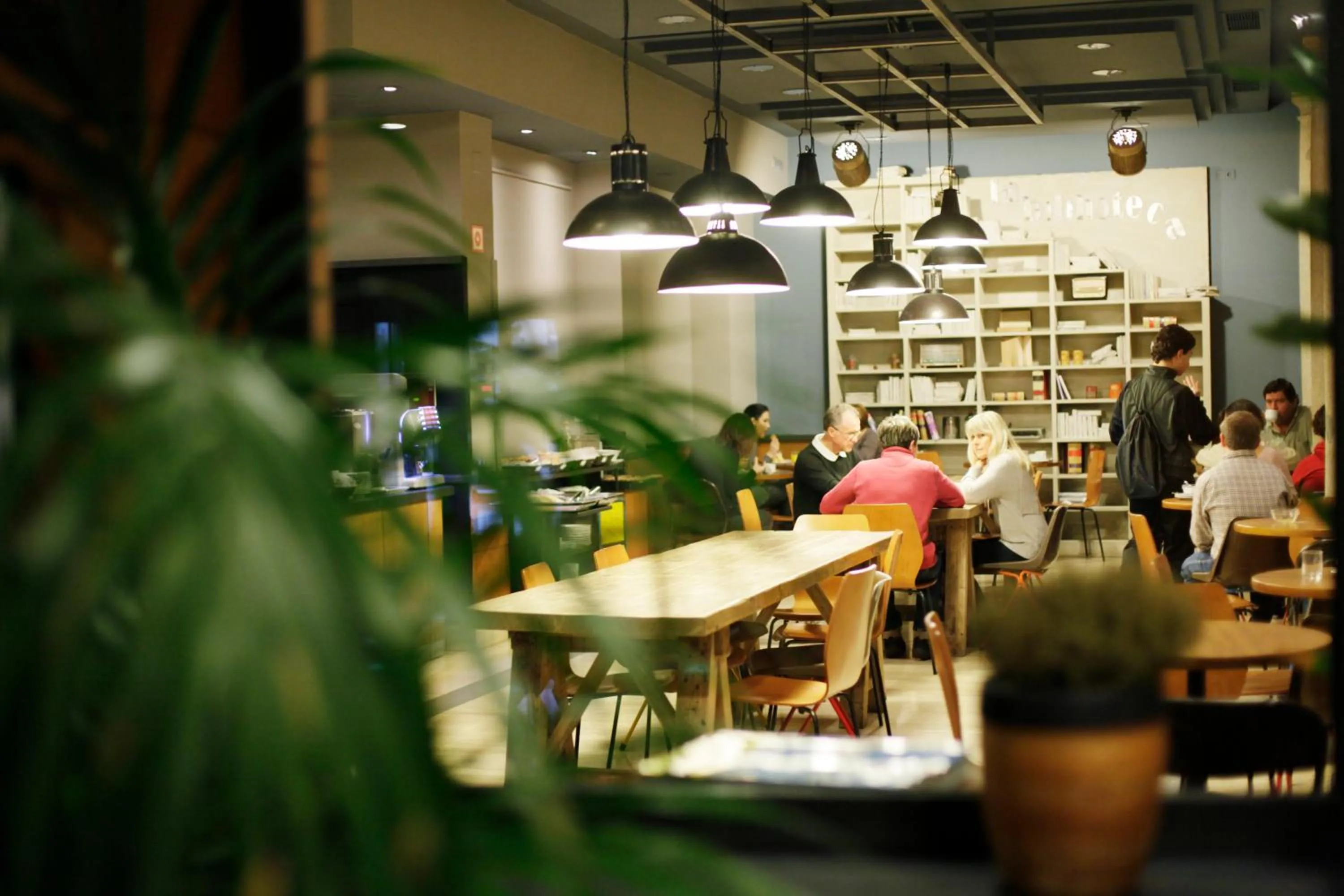 Restaurant/places to eat in Hostal Persal