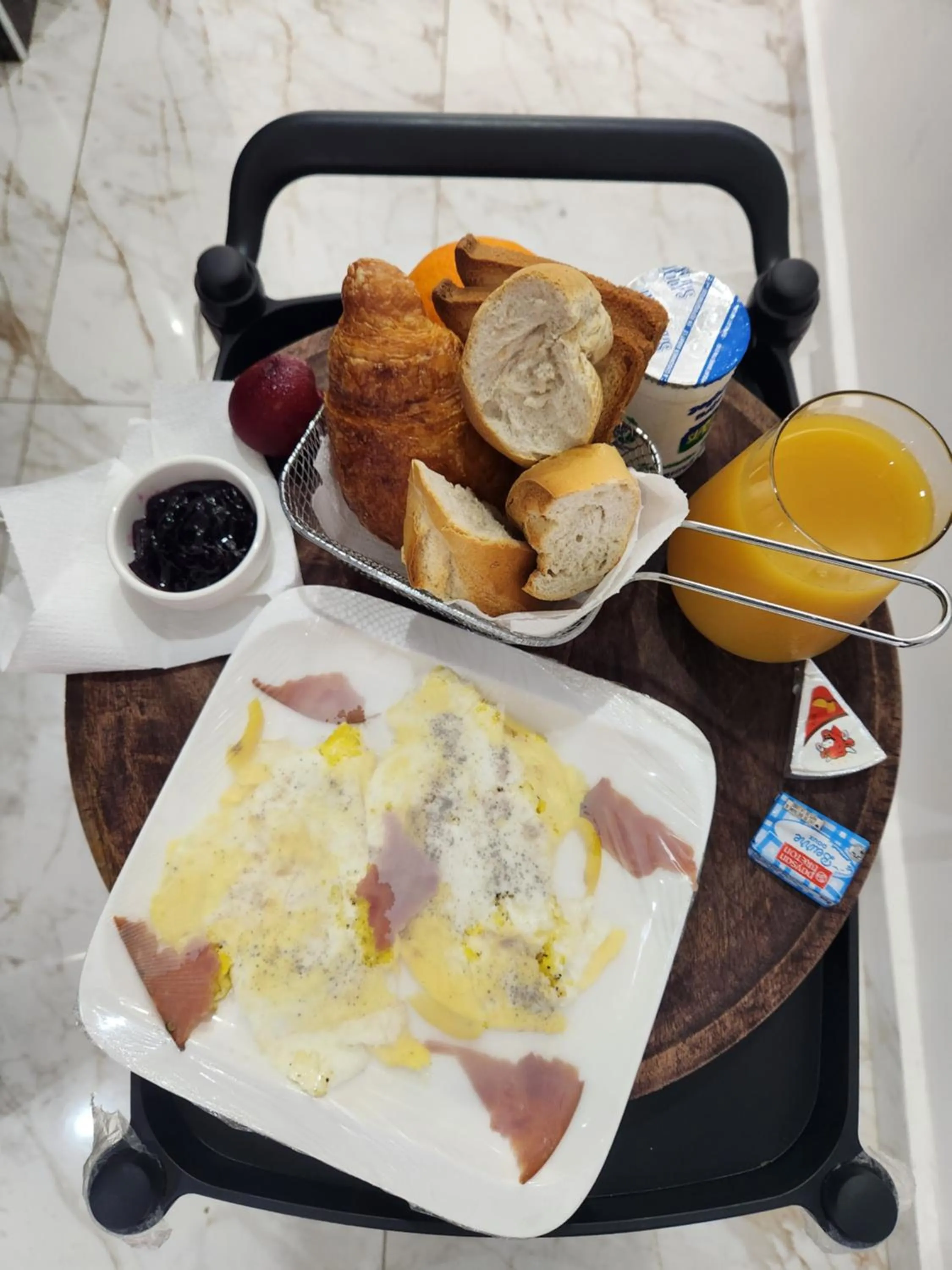 Continental breakfast in MARINA APPART Hôtel