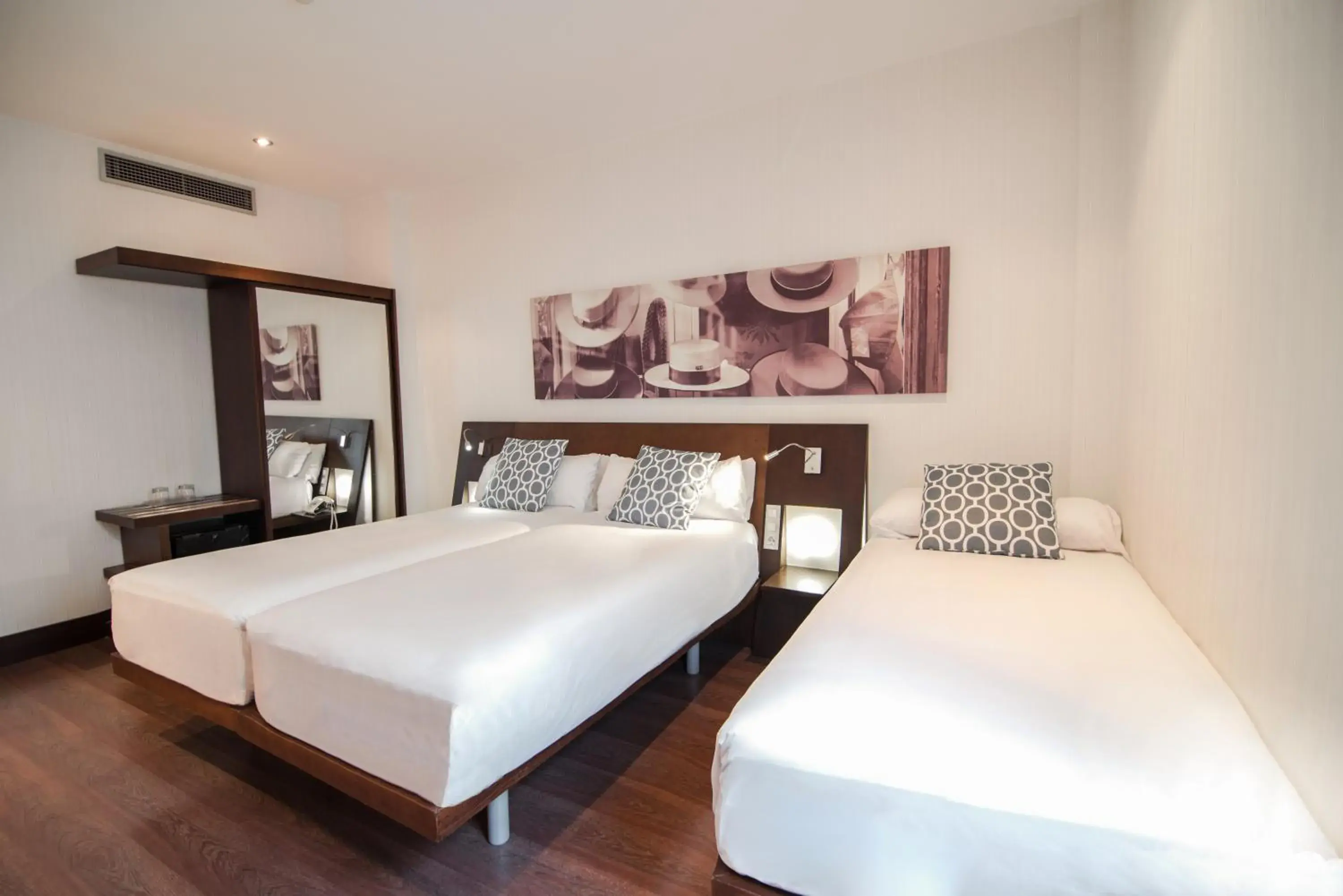 Triple Room in Petit Palace Marques Santa Ana Triple Room in Petit Palace Marques Santa Ana