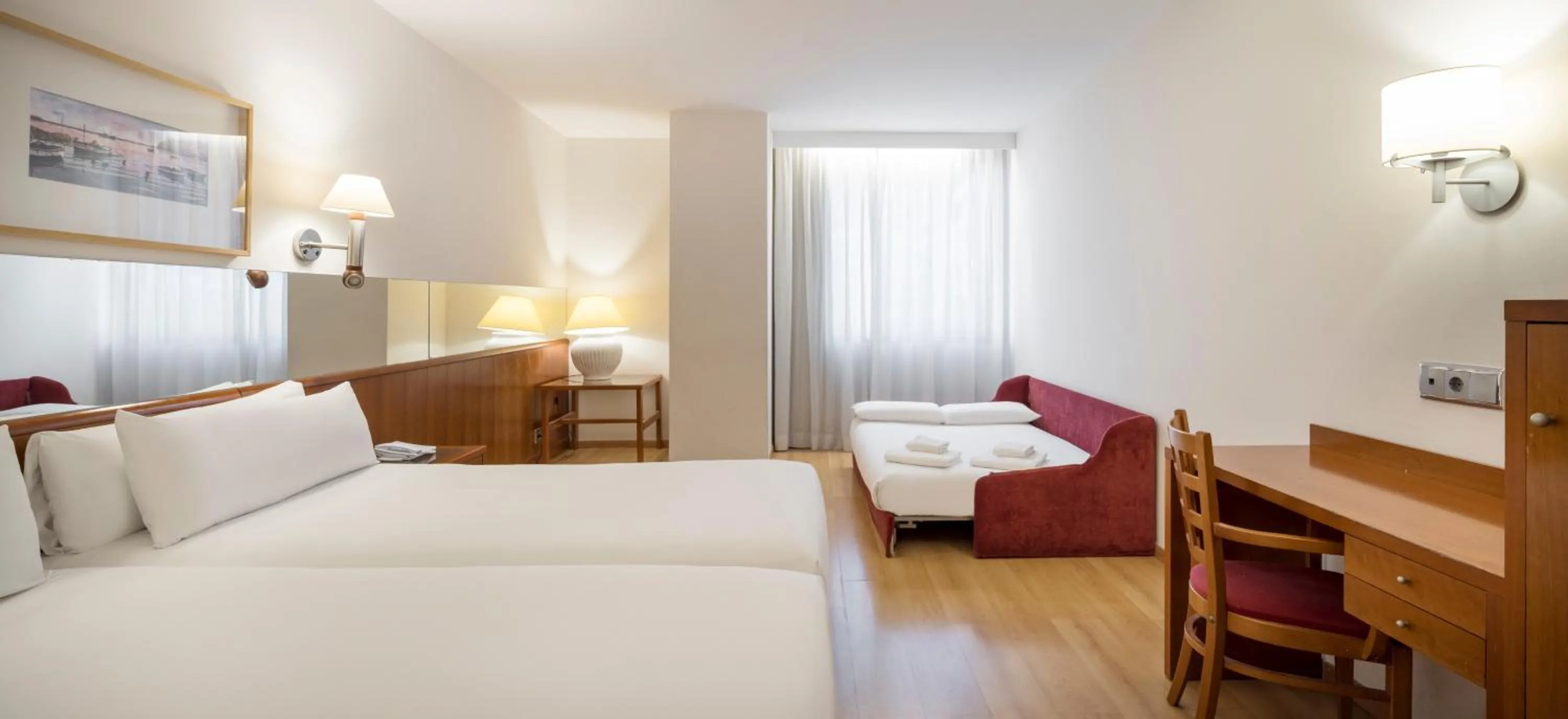 Bedroom, Bed in Ilunion Les Corts Spa