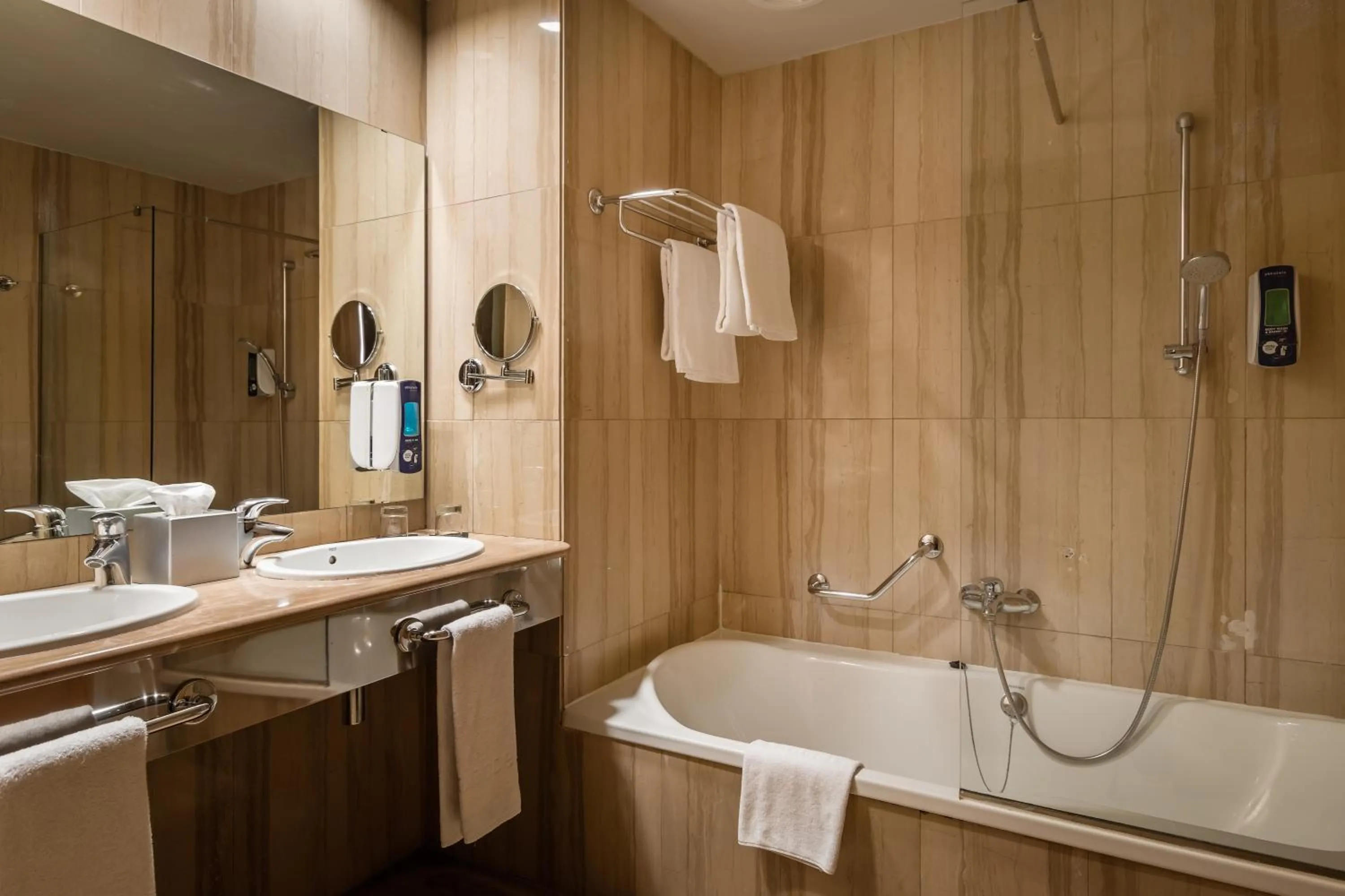 Toilet in Hotel SB Ciutat Tarragona