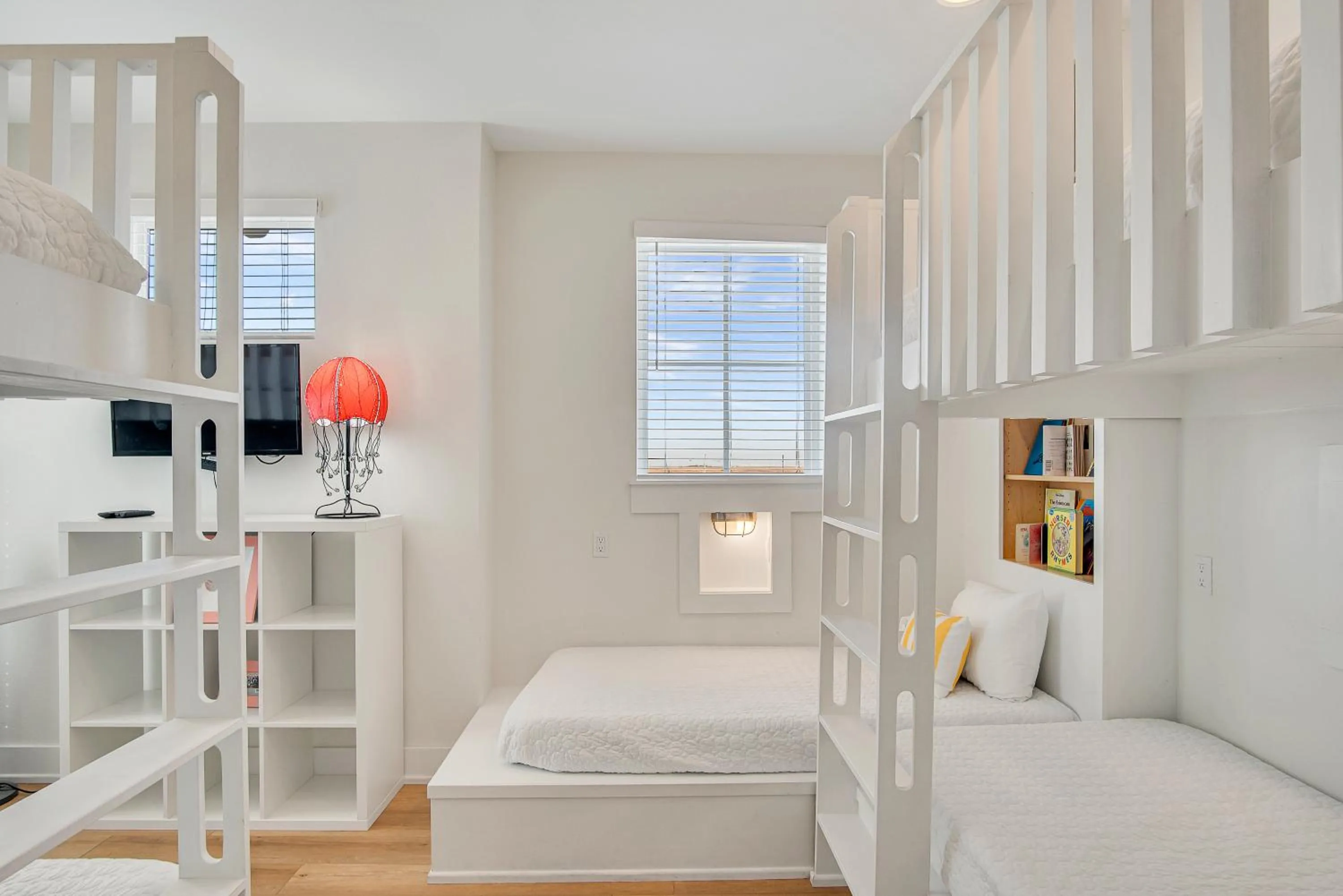 Property building, Bed in The White House