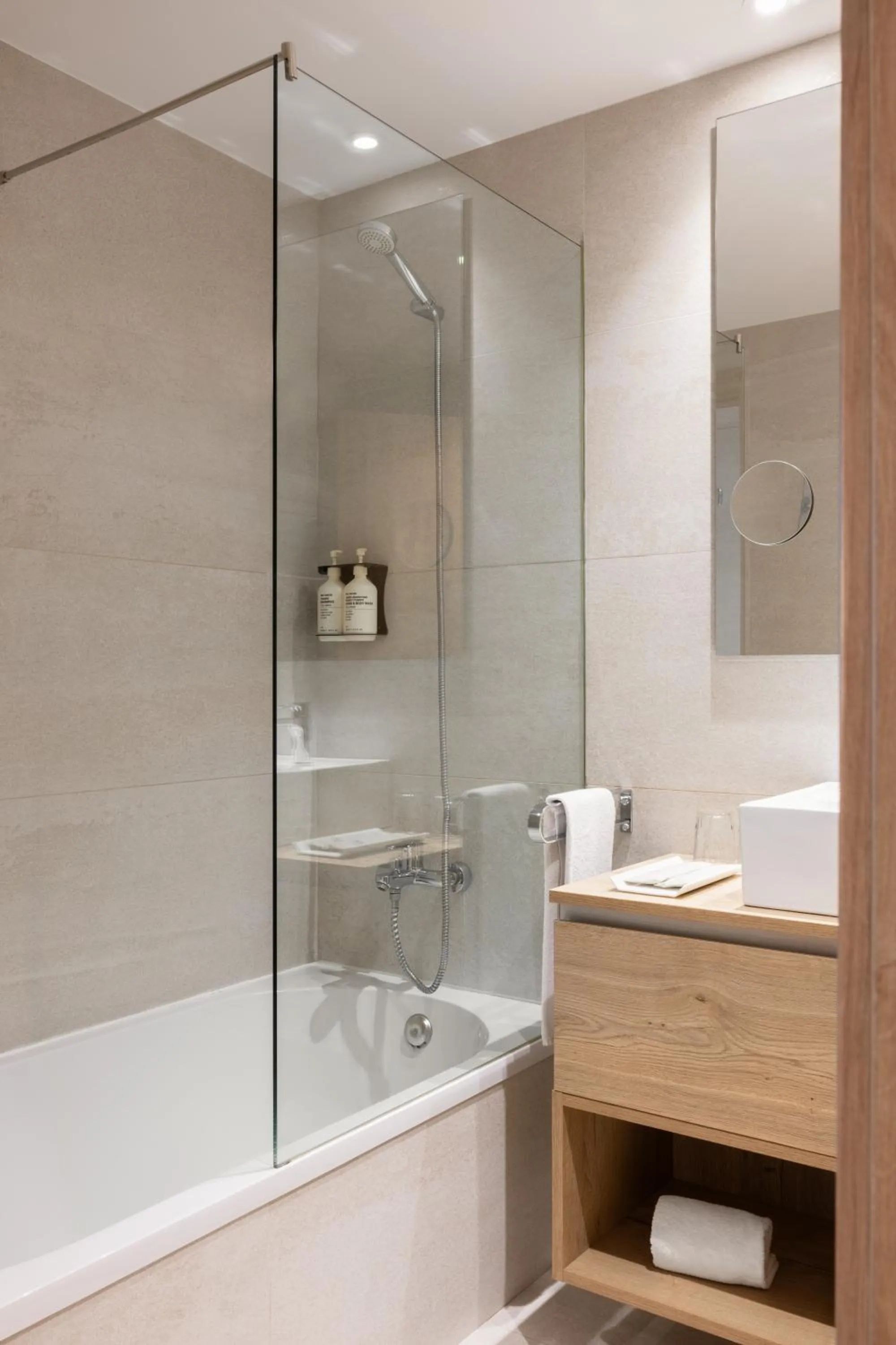 Bathroom in Hotel SB Corona Tortosa