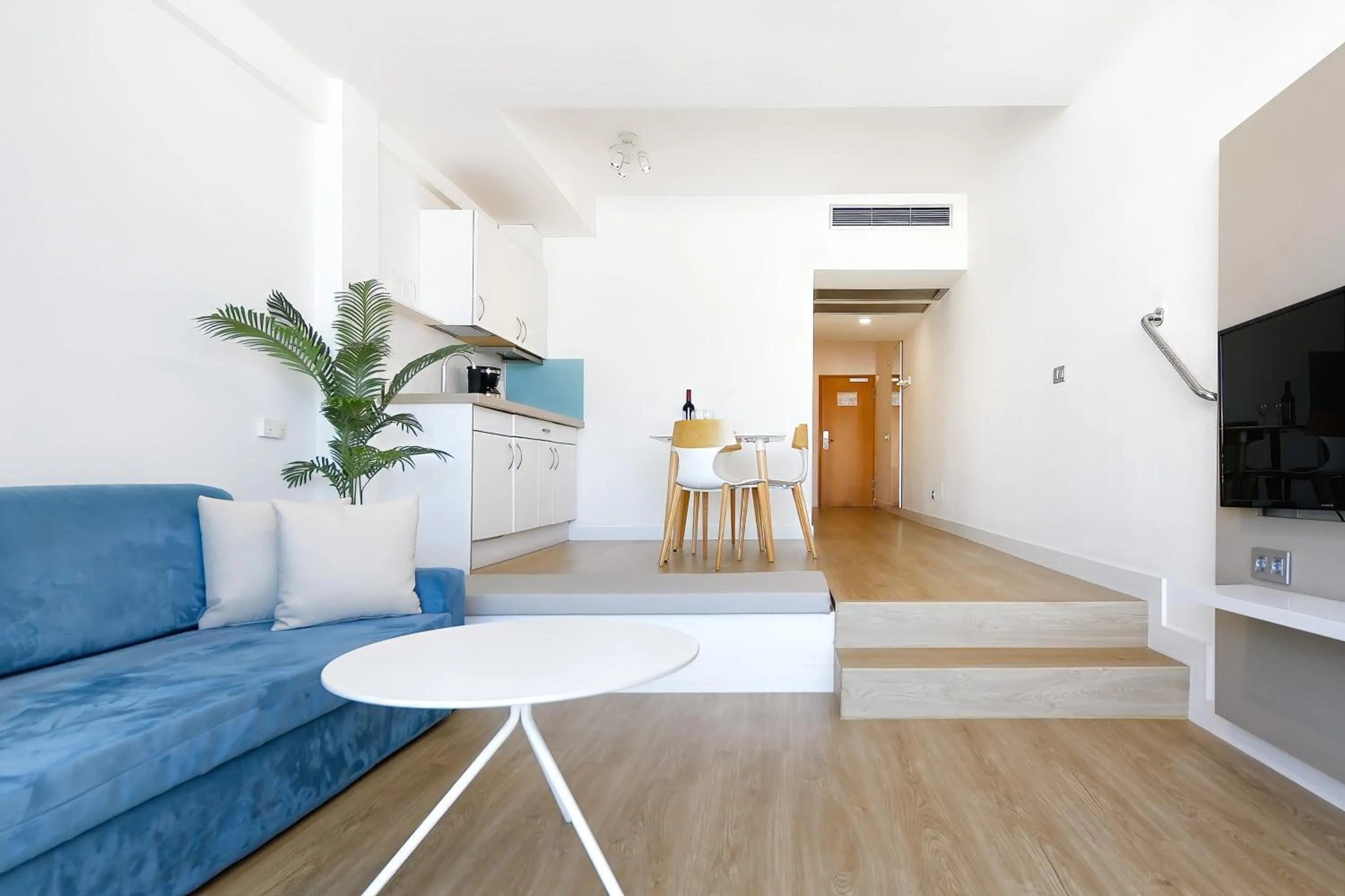 Dining area in Morasol Suites