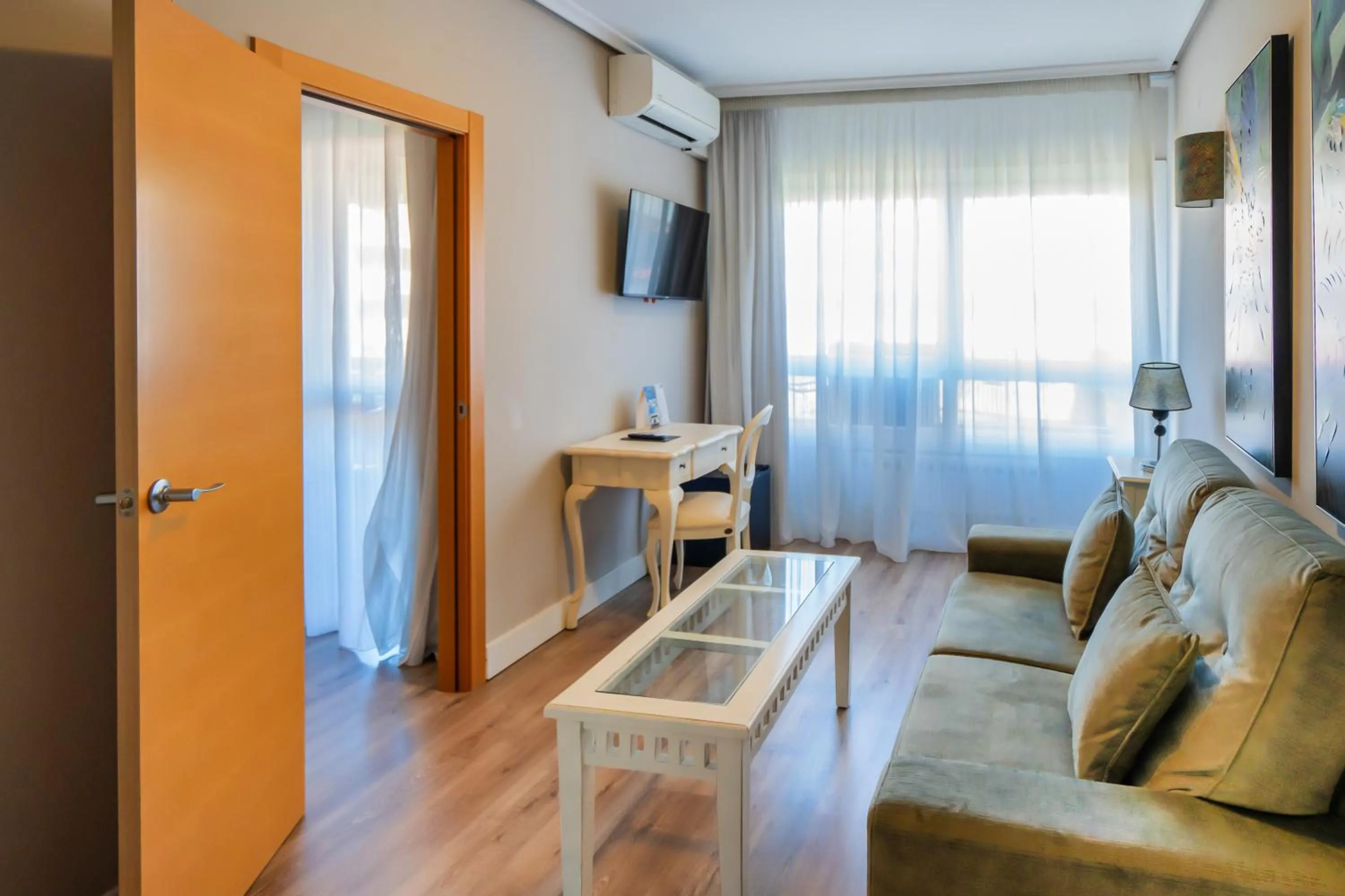 Seating area in Hotel Castilla Vieja