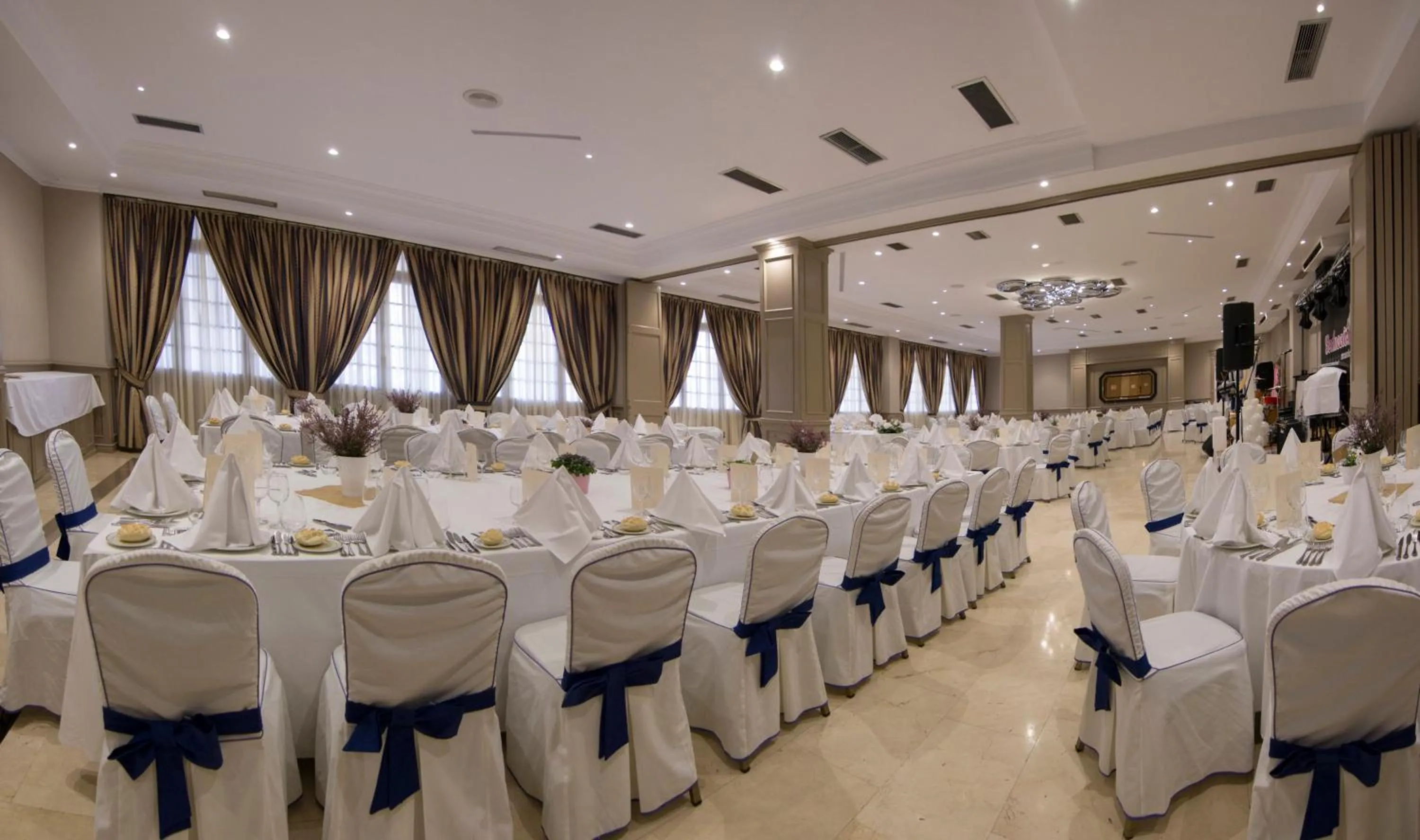 Business facilities in Hotel Castilla Vieja