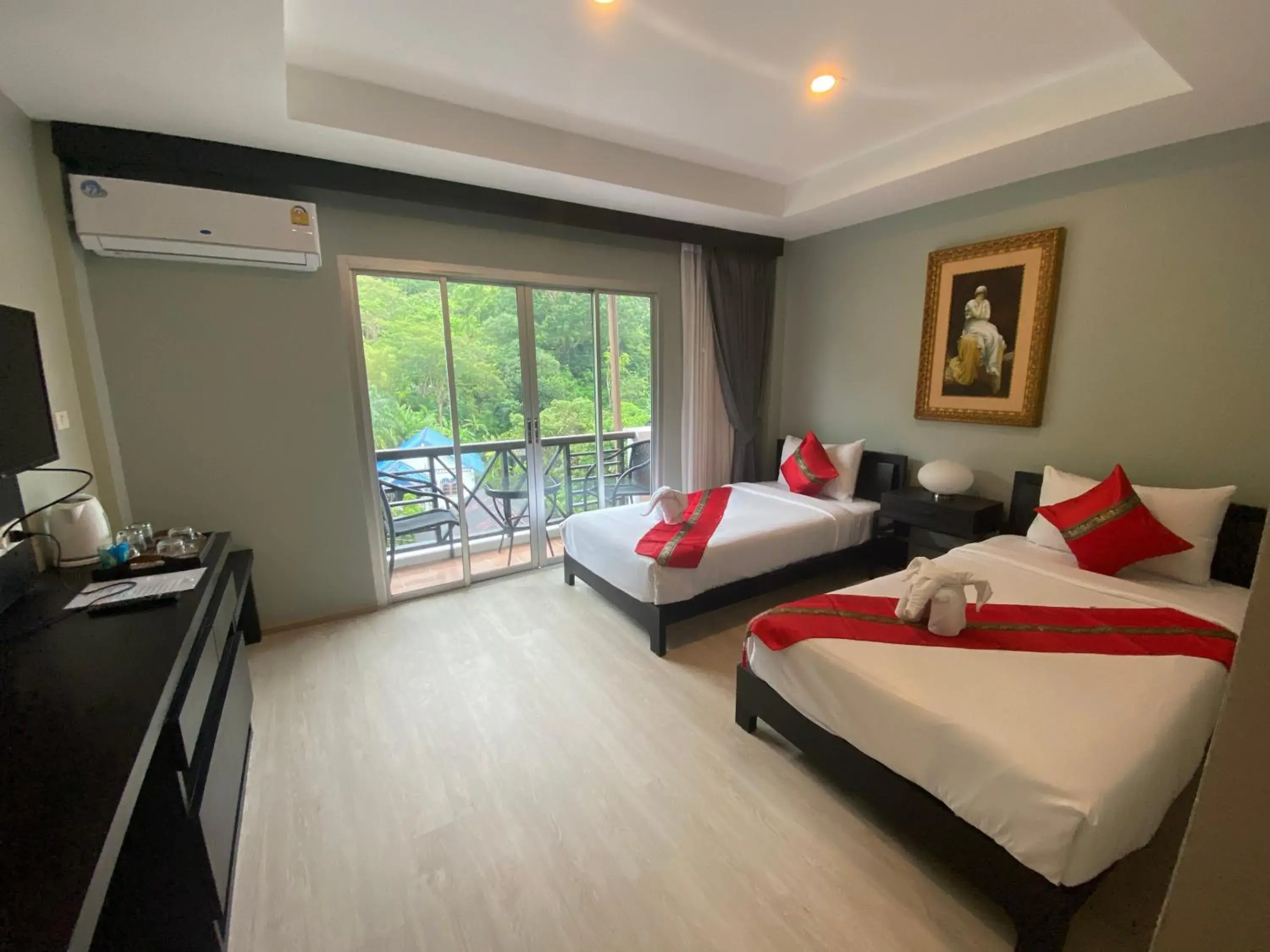 Twin Room in Aloha Residence Twin Room in Aloha Residence