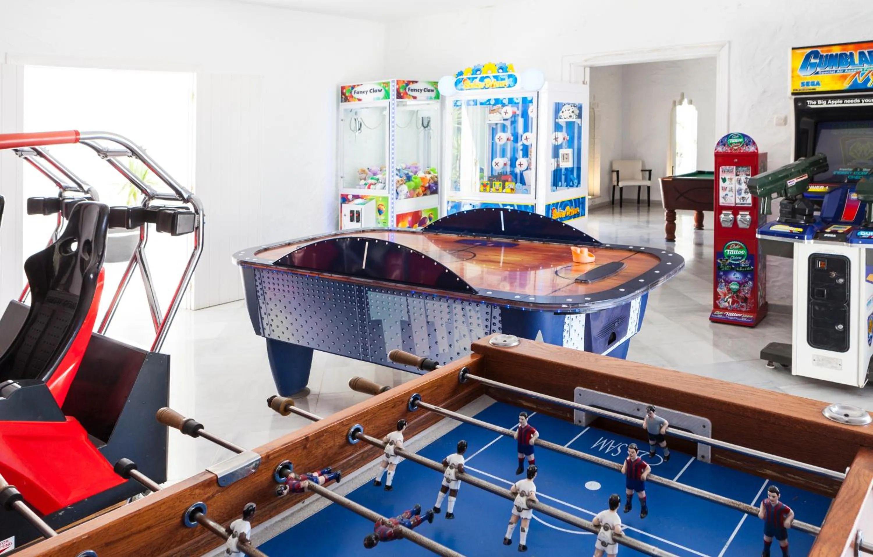 Game Room in Hotel Suites Albayzin Del Mar
