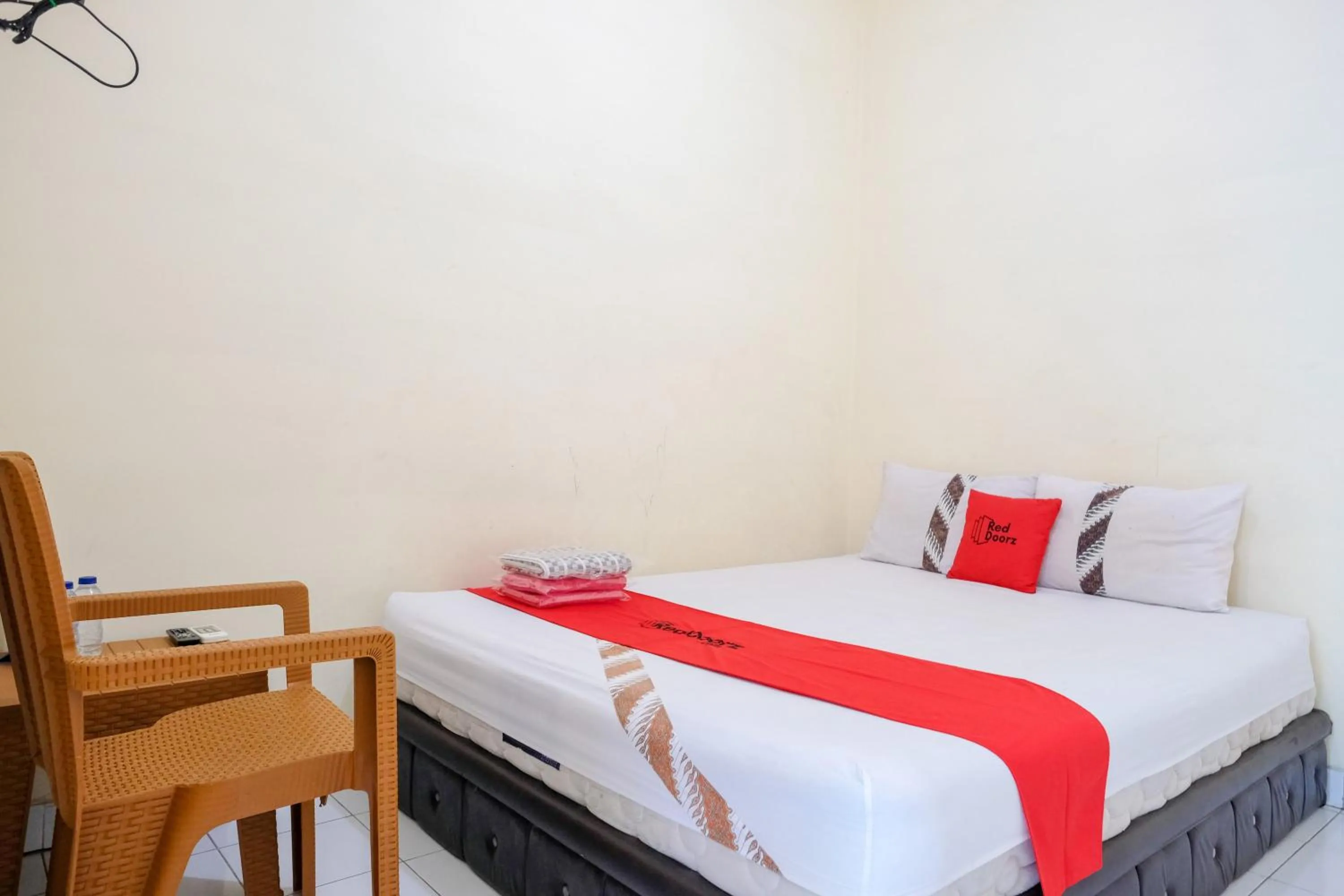 Bedroom, Bed in OYO 91803 Gita Graha Guest House Syariah
