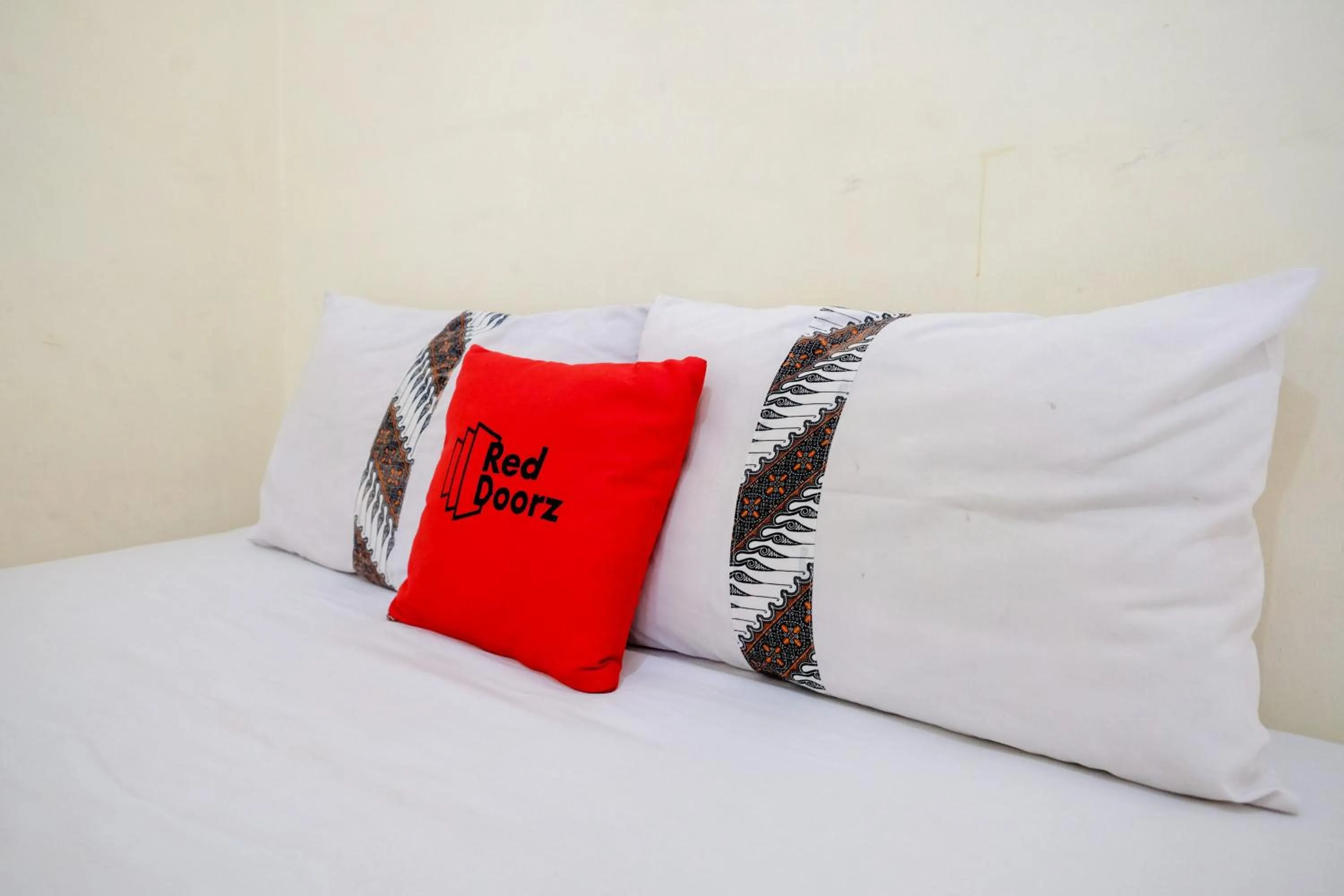 Bedroom, Bed in OYO 91803 Gita Graha Guest House Syariah