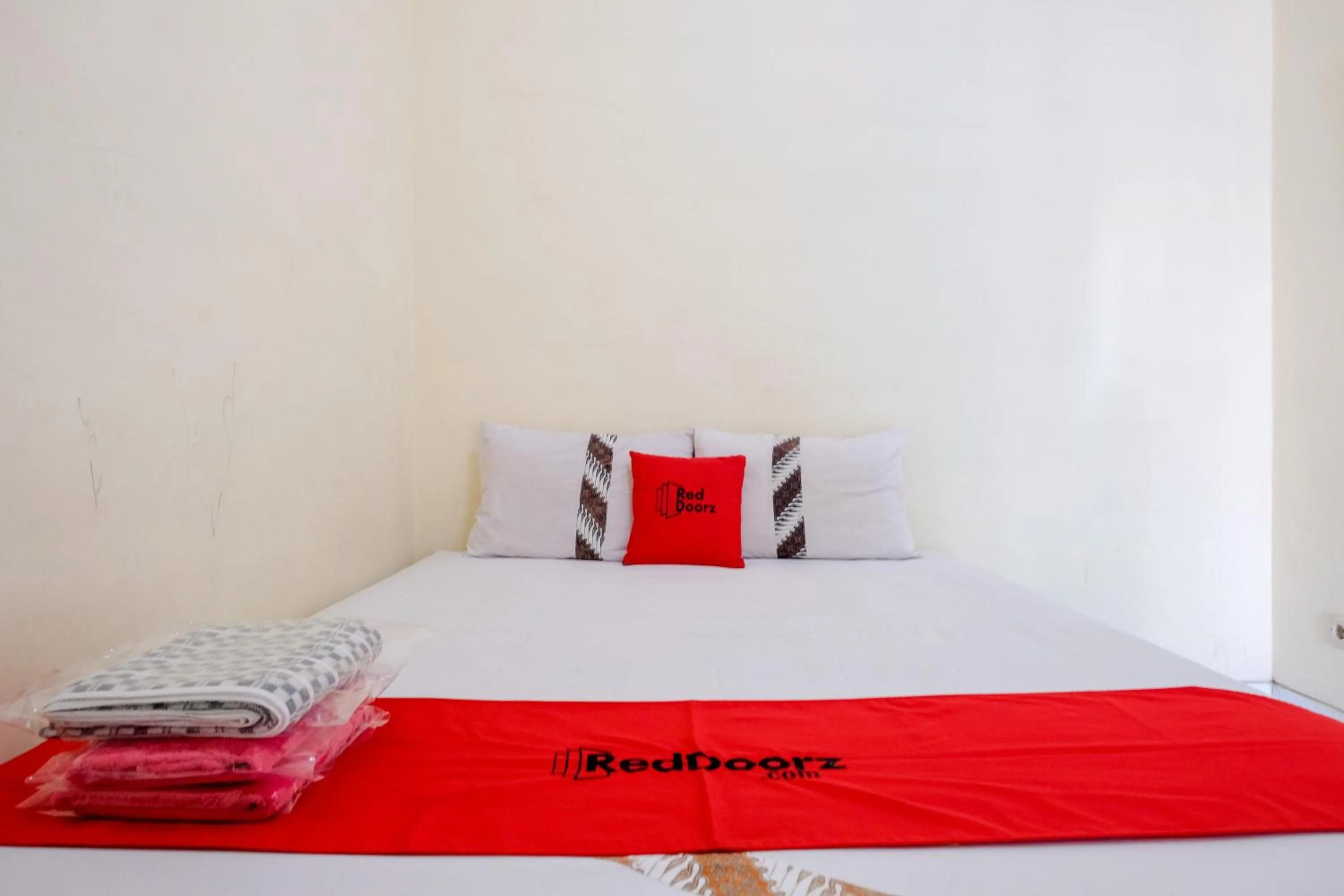 Bedroom, Bed in OYO 91803 Gita Graha Guest House Syariah