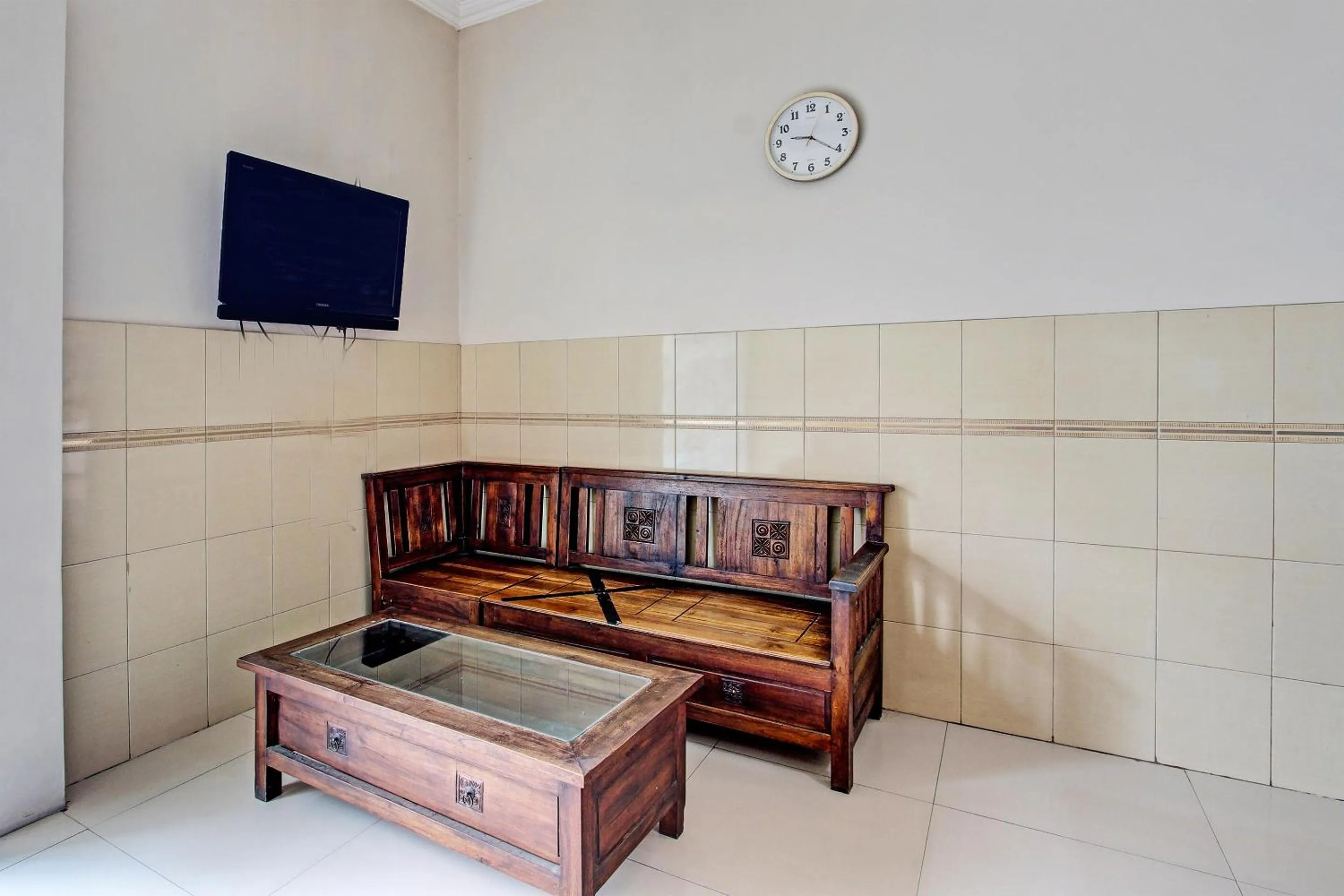 Lobby or reception in OYO 91785 Hotel Srikandi Kalasan