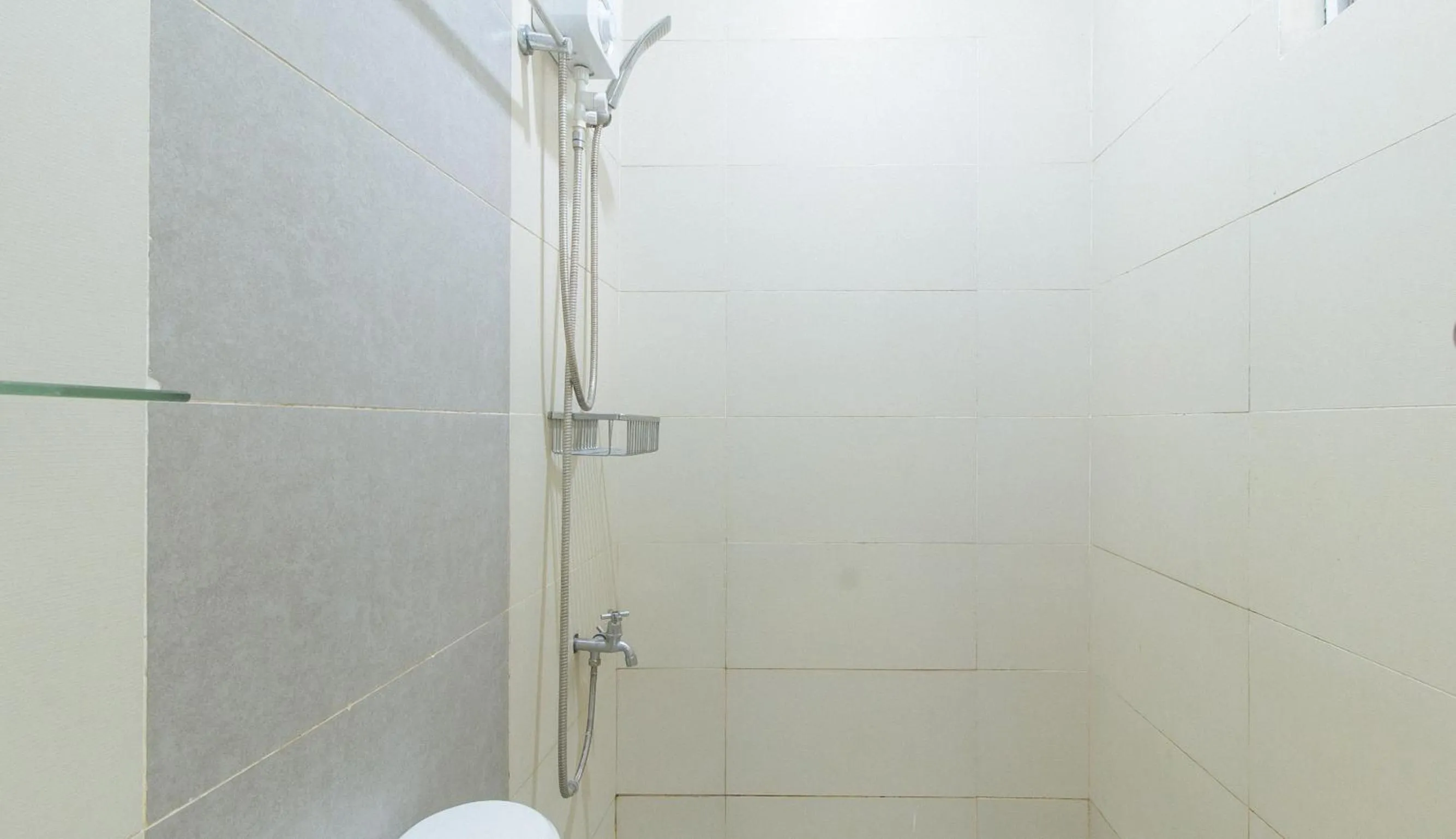 Bathroom in RedDoorz @ Marceily Point Resort Guimaras