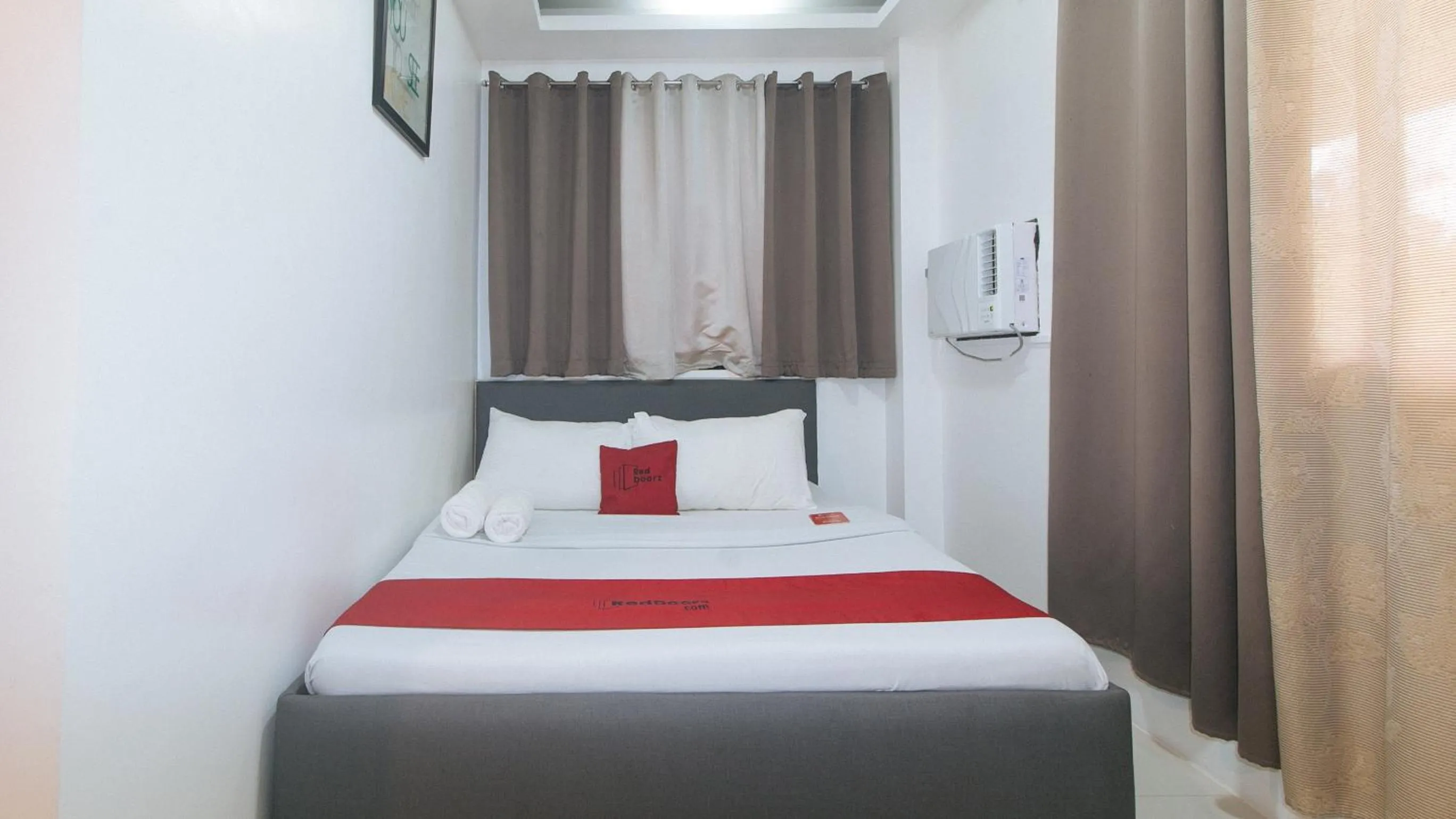 Bedroom in RedDoorz @ Marceily Point Resort Guimaras