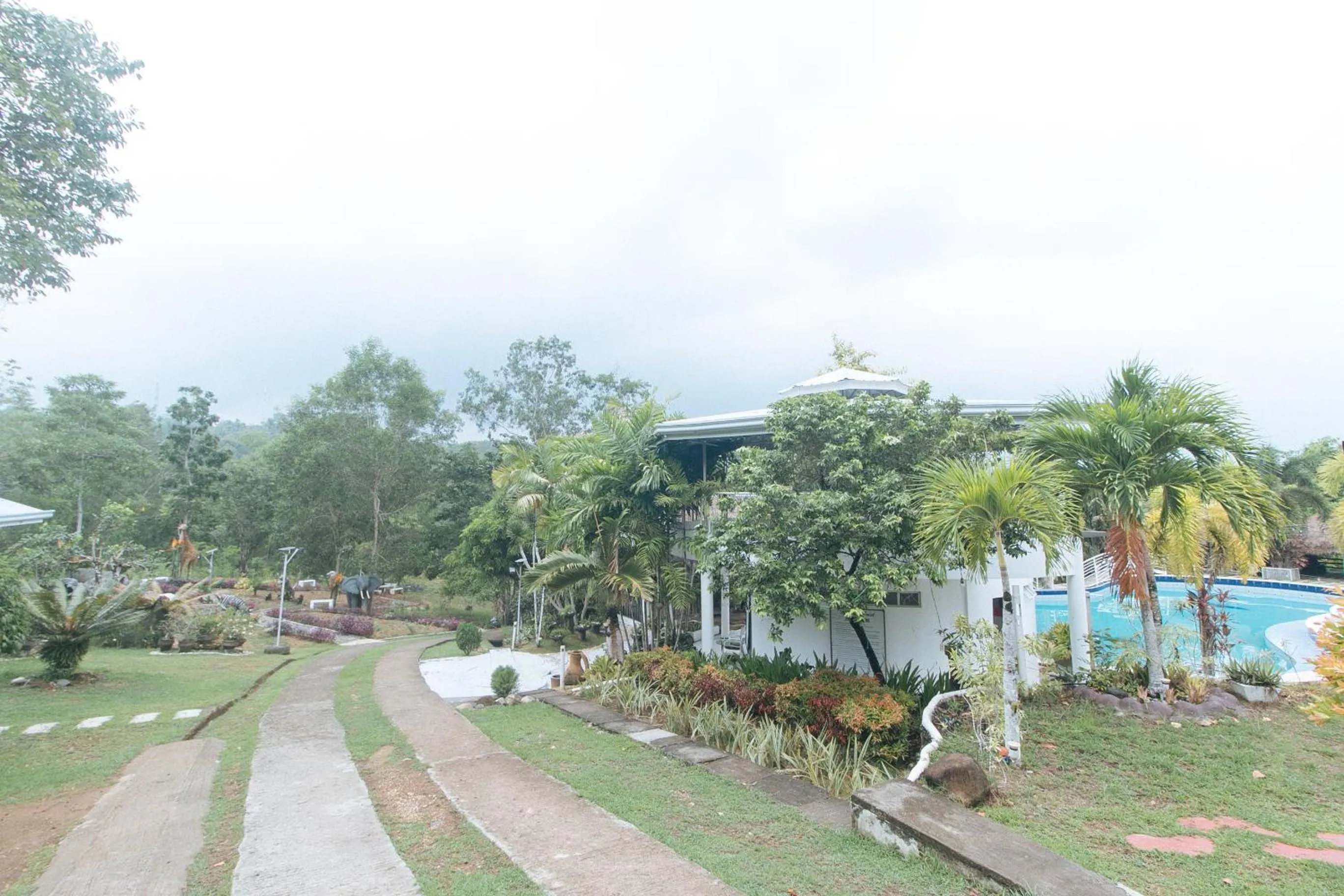 Property building in RedDoorz @ Marceily Point Resort Guimaras