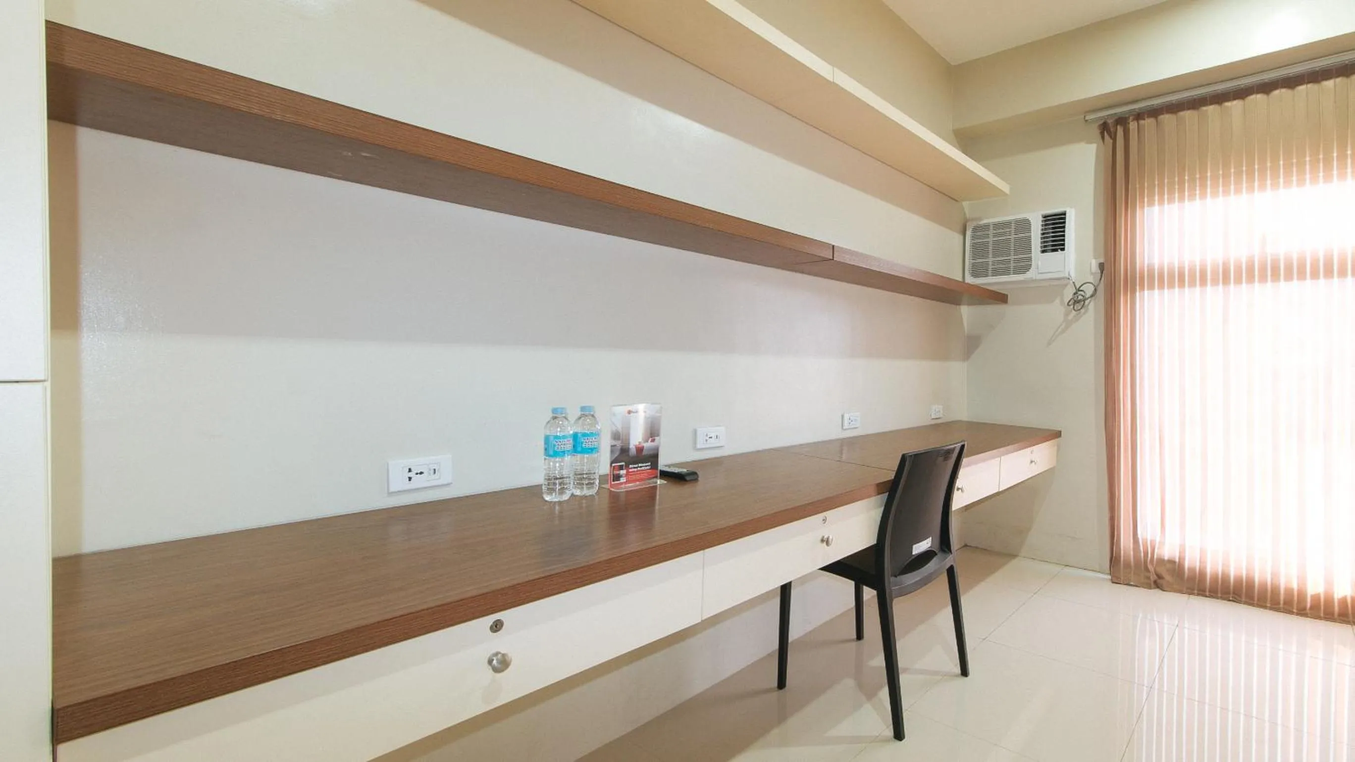 Area and facilities in RedDoorz Plus near Nakpil St Taft Avenue