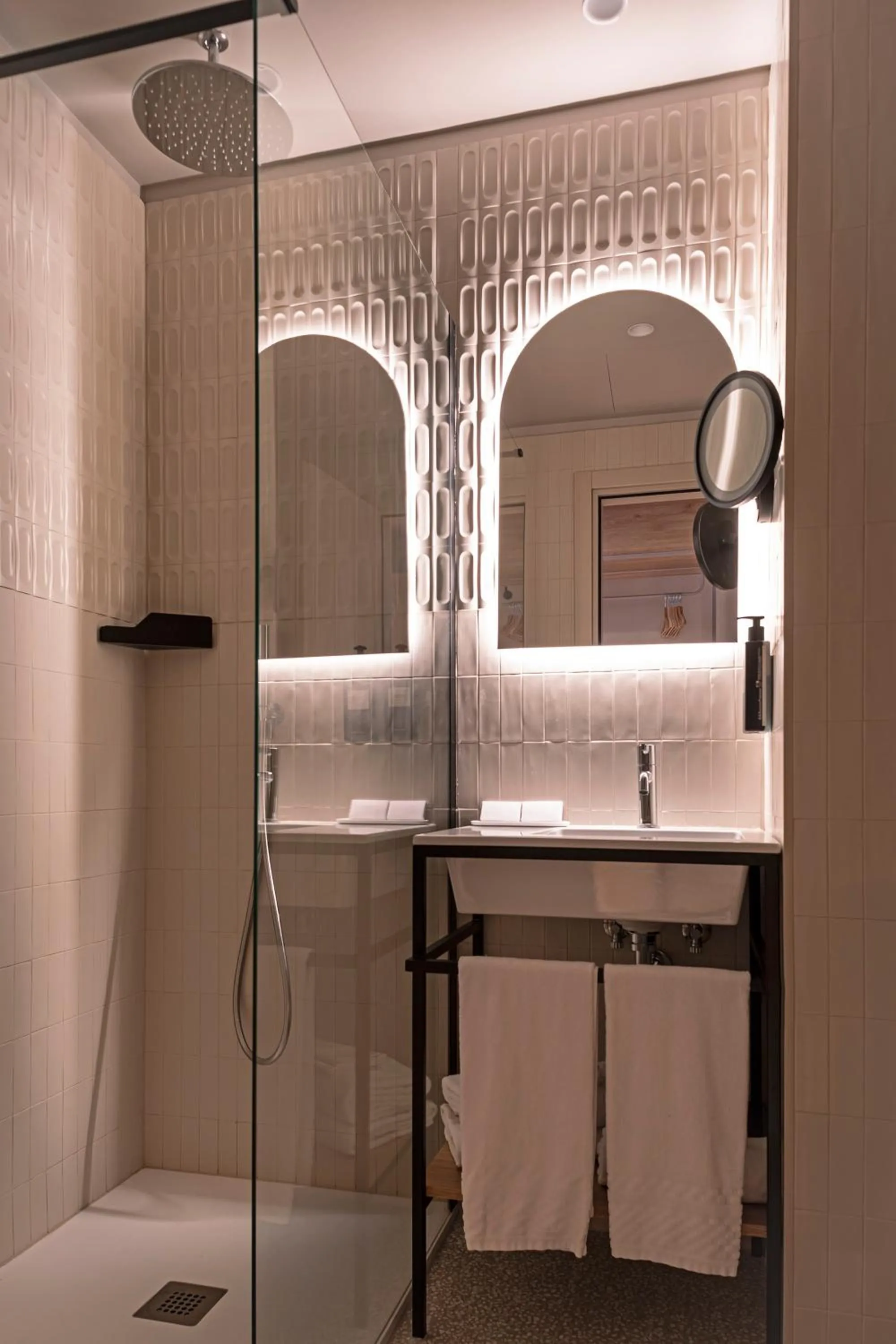 Bathroom in Living Place Hotel