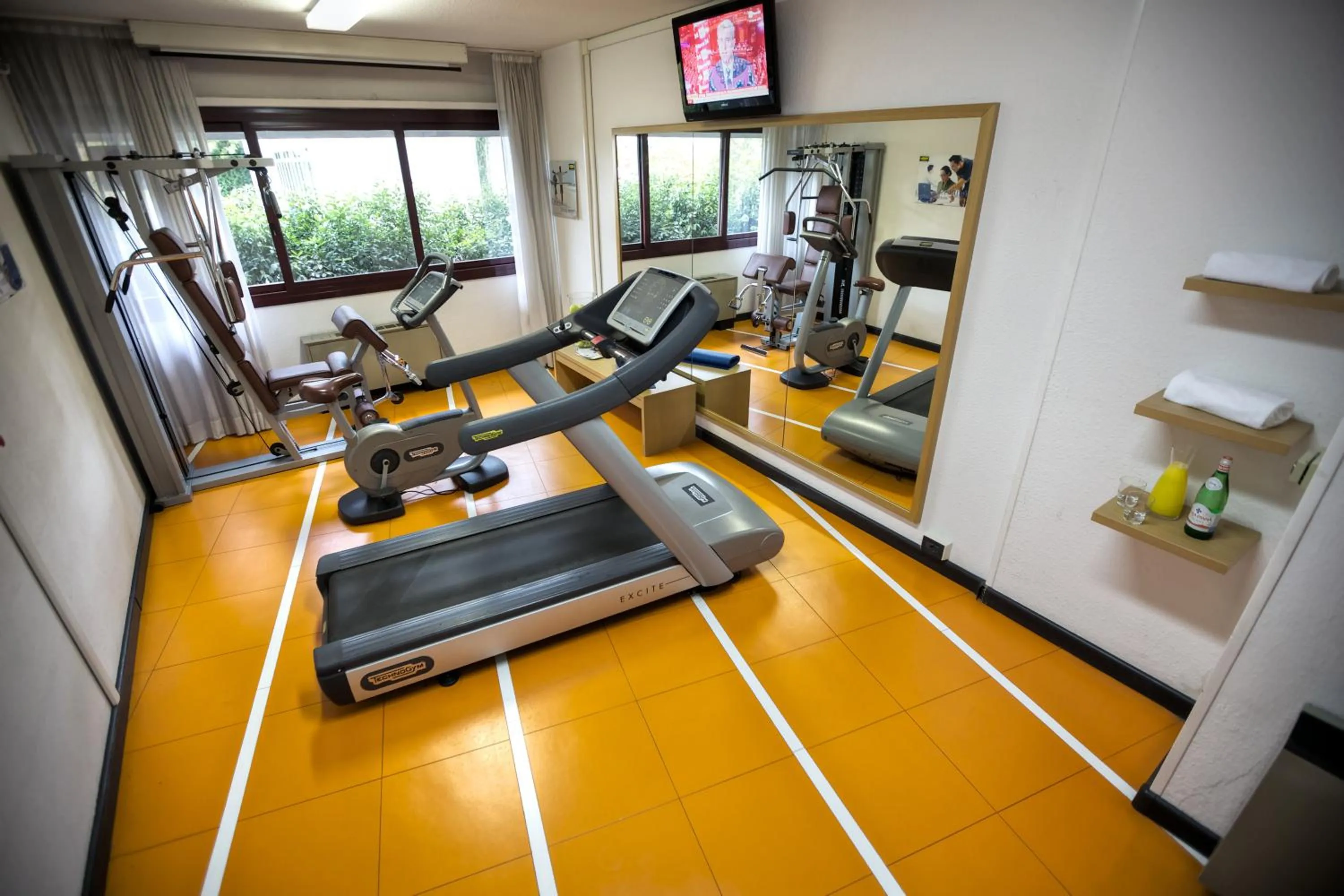 Fitness centre/facilities in Living Place Hotel