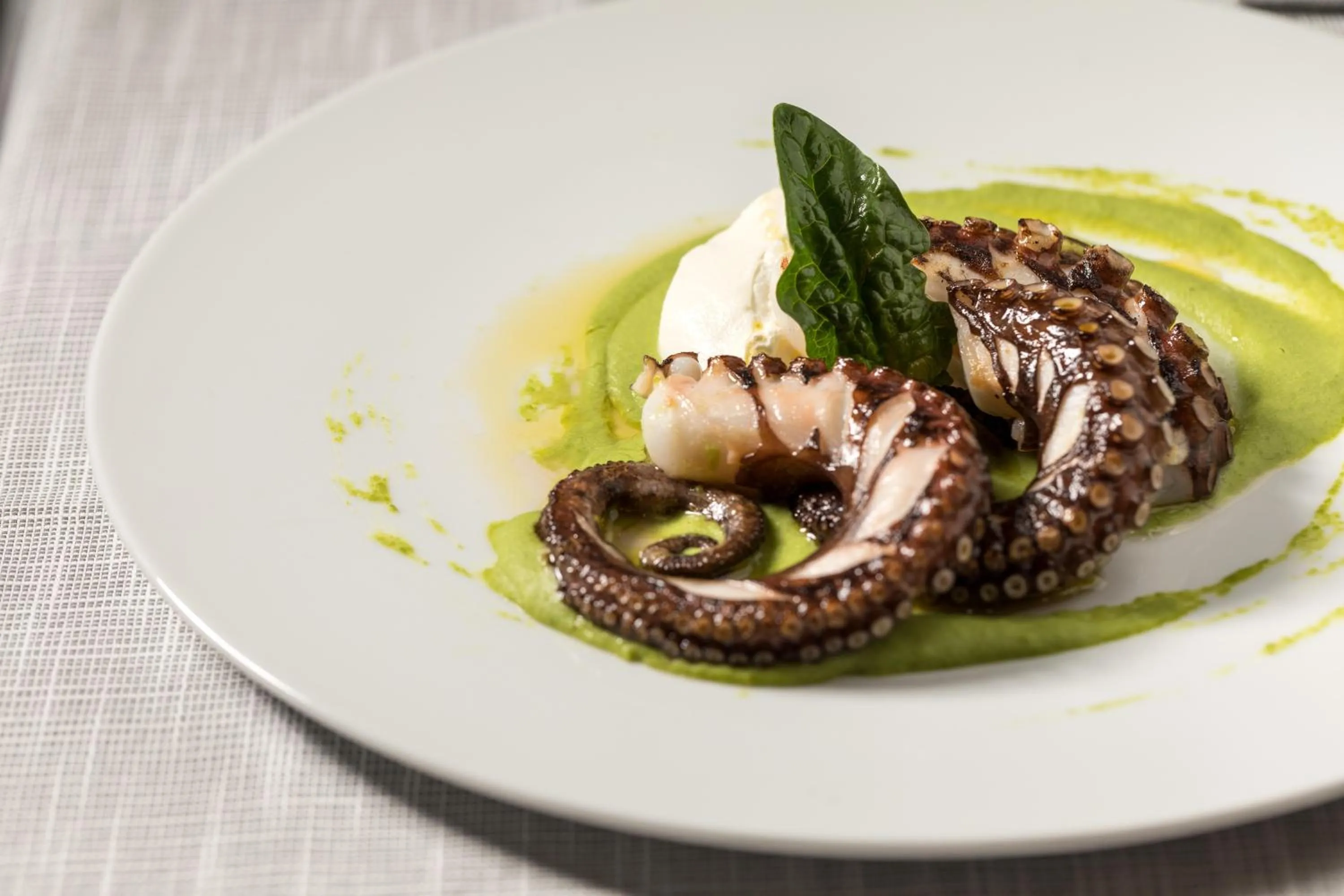 Food and drinks in Living Place Hotel