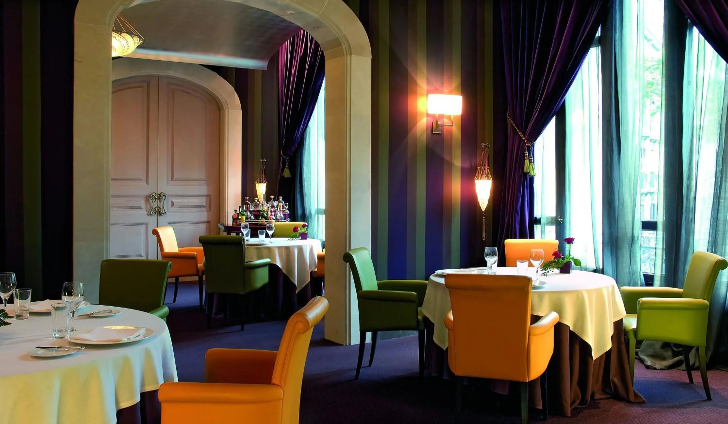 Restaurant/places to eat in Hotel Casa Fuster G.L Monumento
