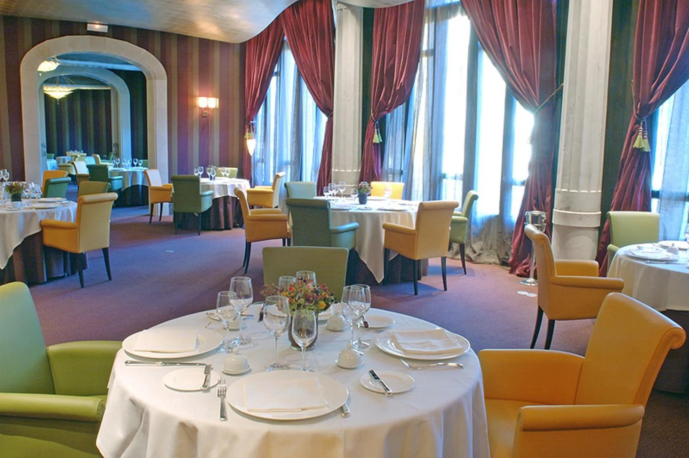 Restaurant/places to eat in Hotel Casa Fuster G.L Monumento