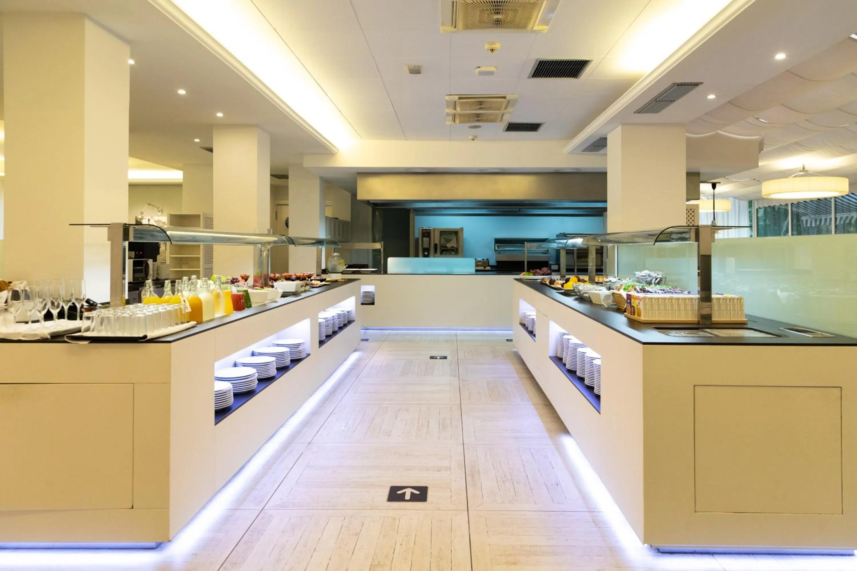 Dining area in DWO Les Palmeres