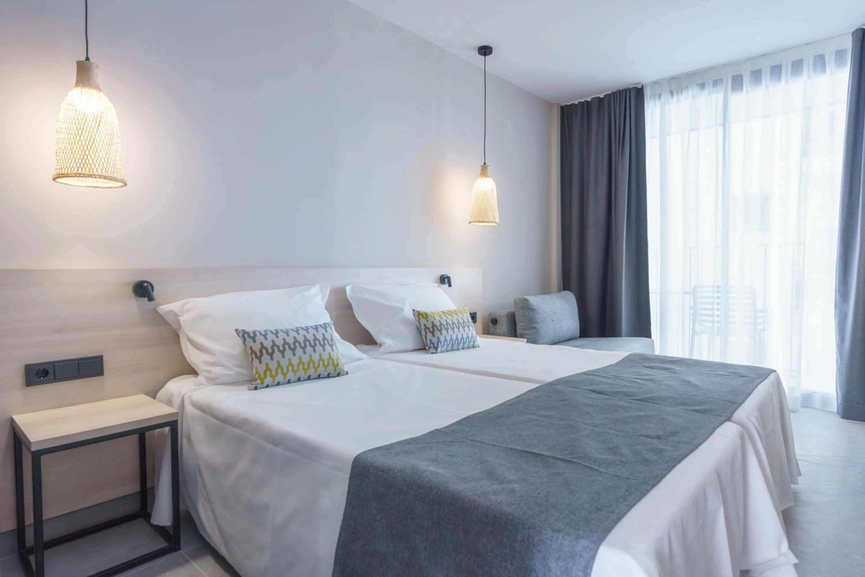 Bedroom, Bed in DWO Les Palmeres