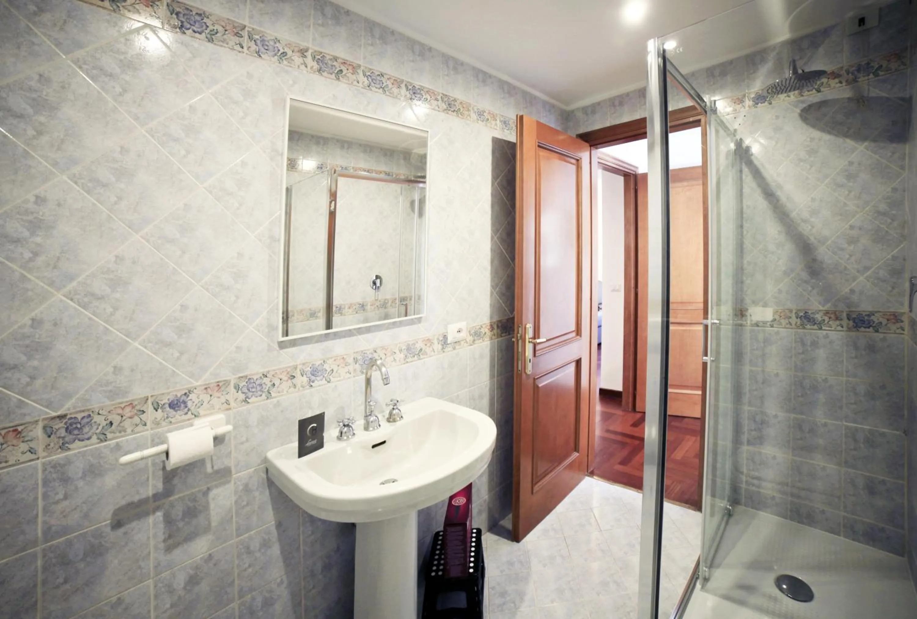 Bathroom in LUCIANO MONTI APARTMENT