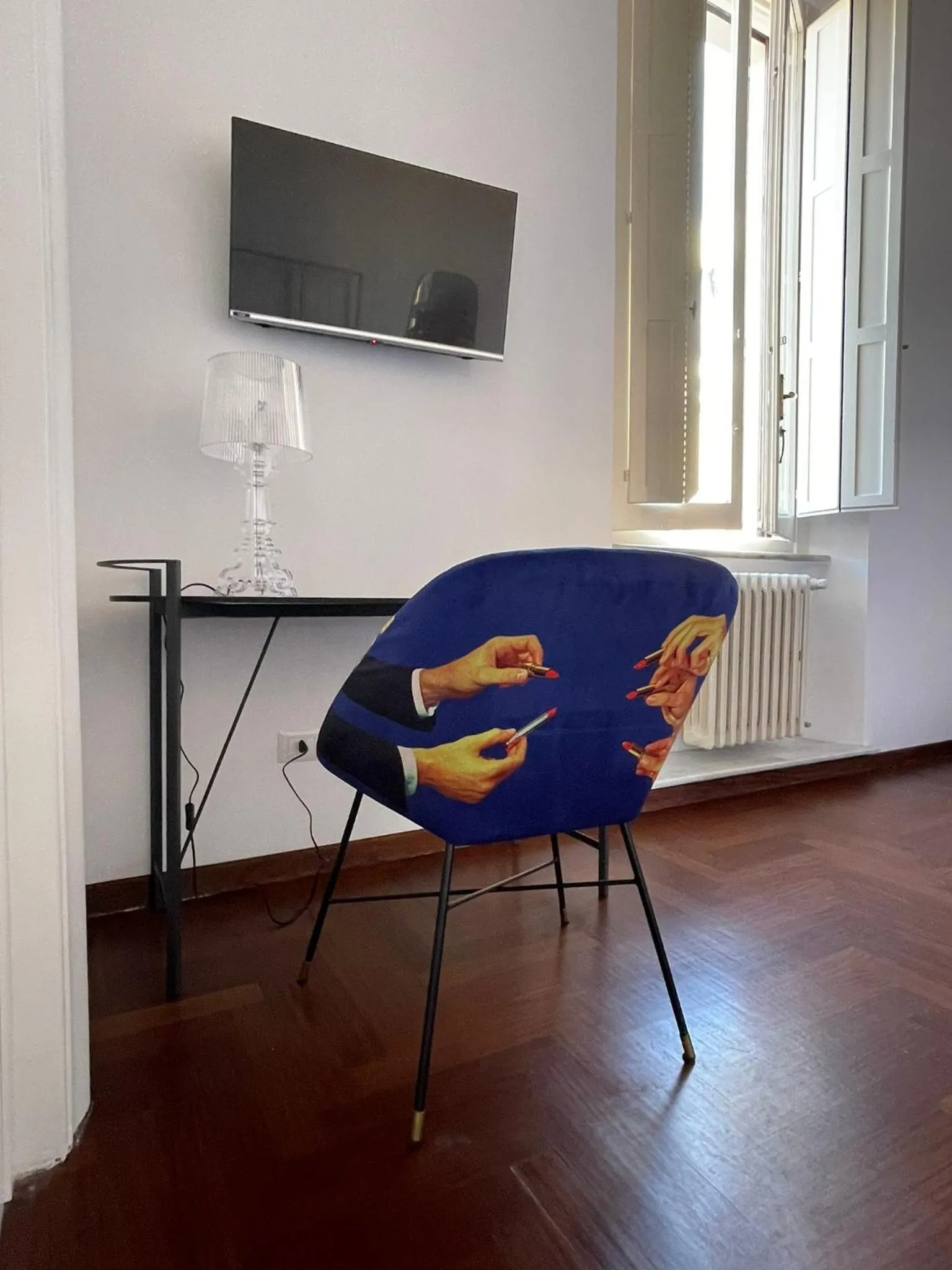 Bedroom in LUCIANO MONTI APARTMENT