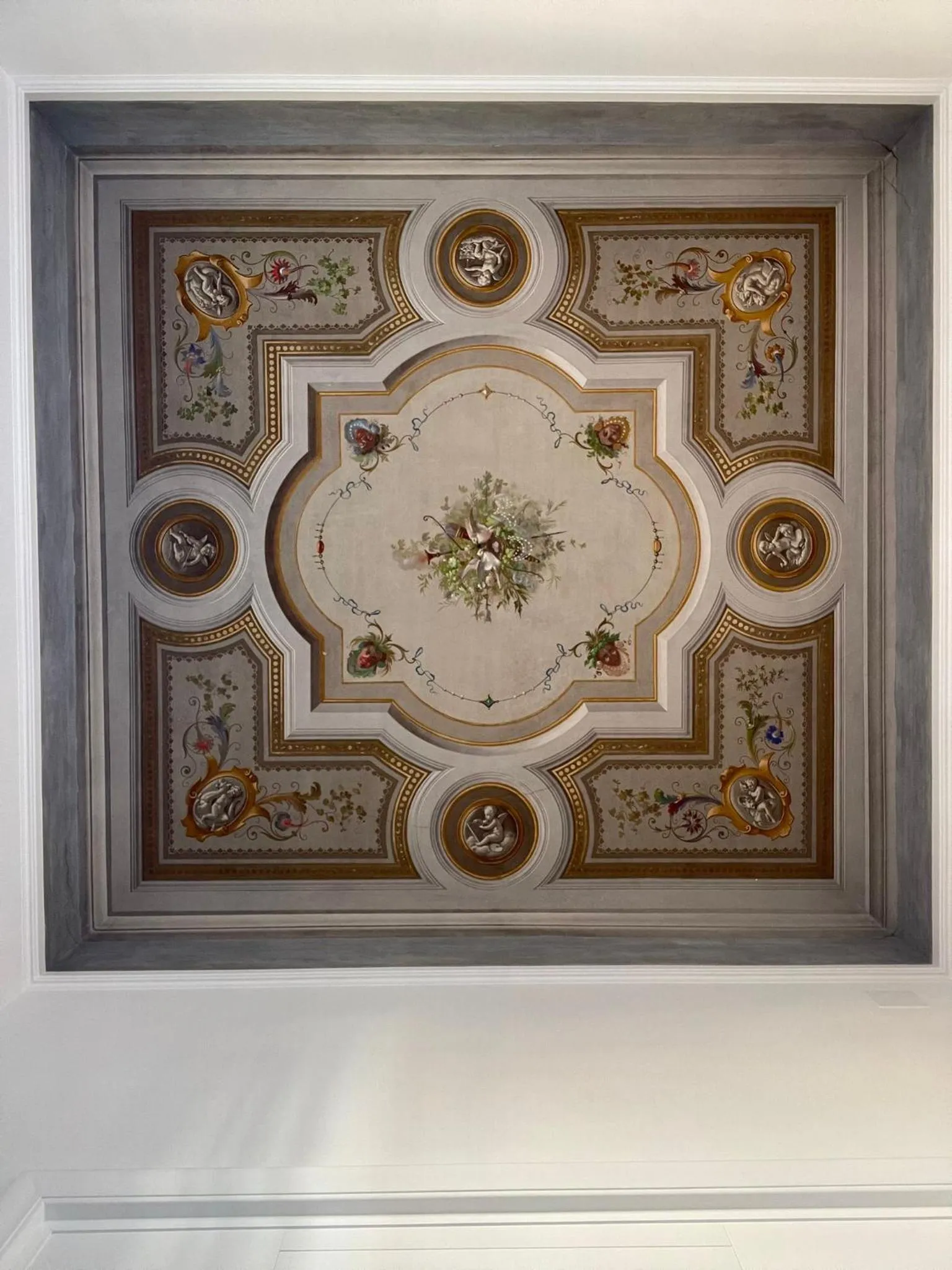 Decorative detail in LUCIANO MONTI APARTMENT