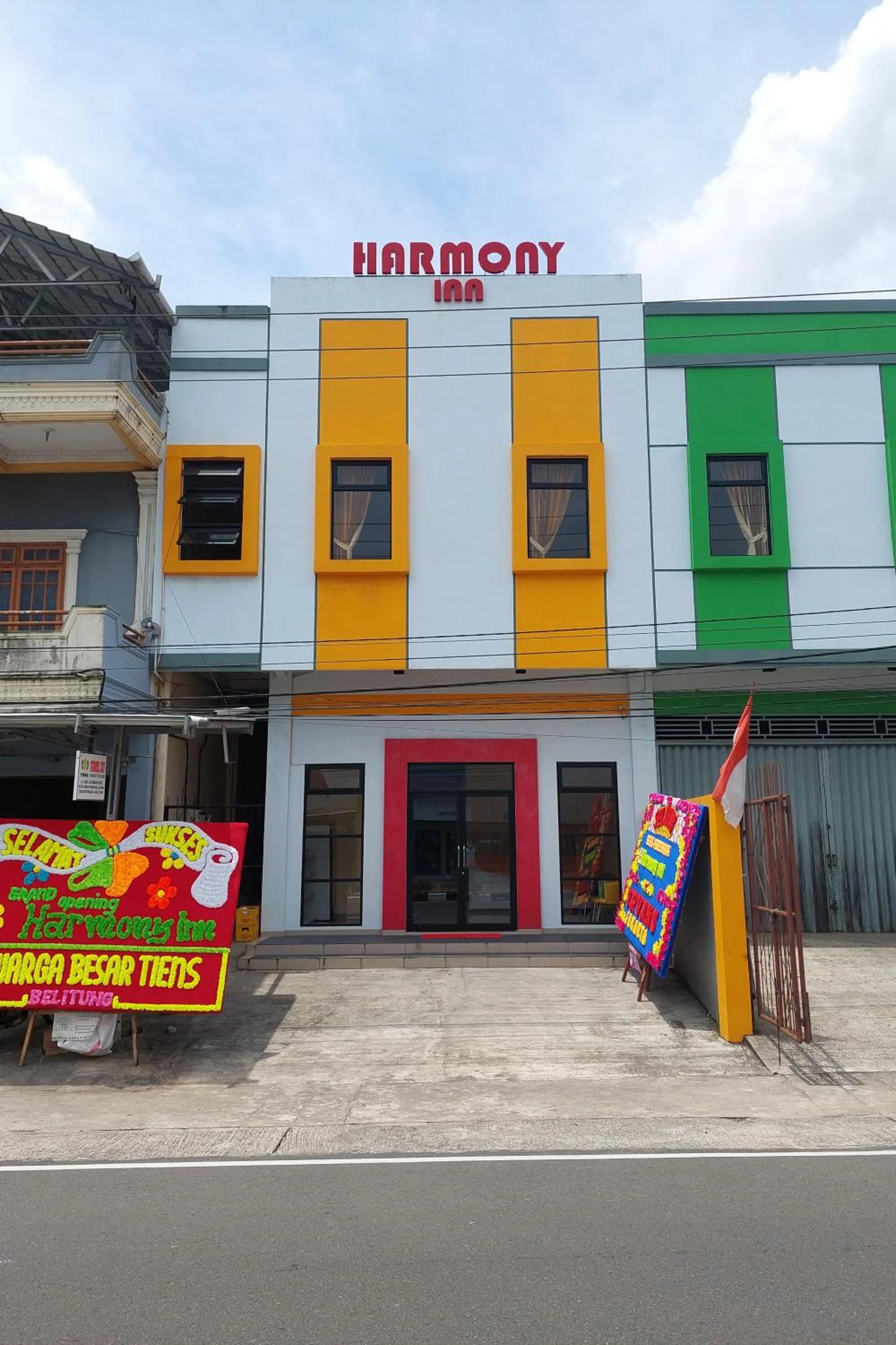 Facade/entrance in Harmony Inn Belitung - City Hotel