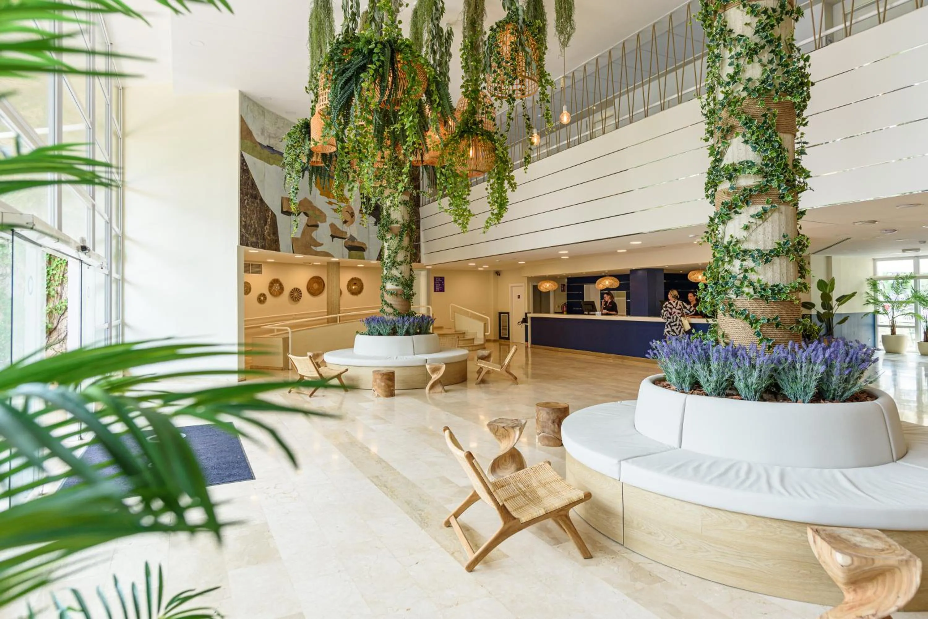 Lobby or reception in FERGUS Club Palmanova Park