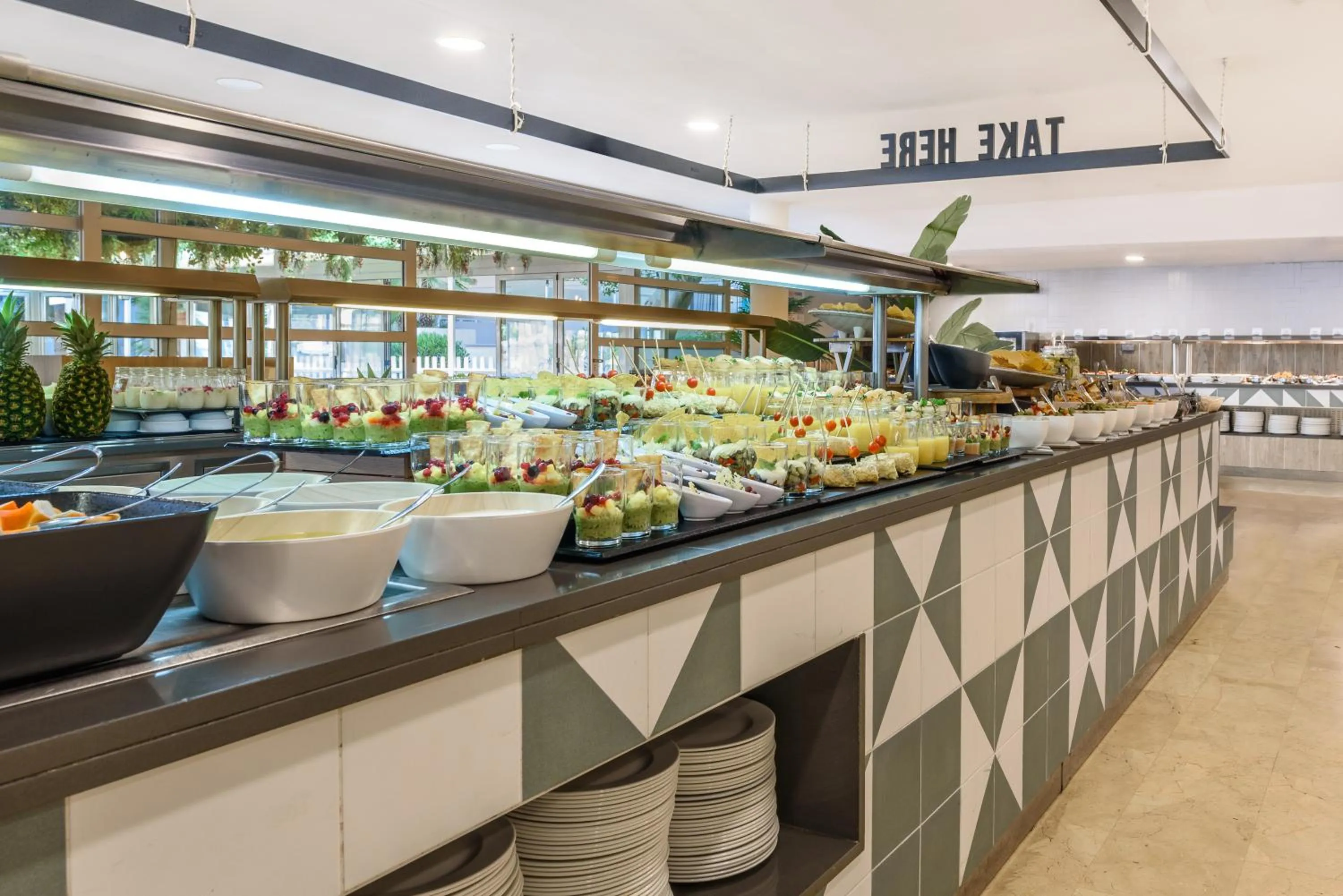 Food in FERGUS Club Palmanova Park