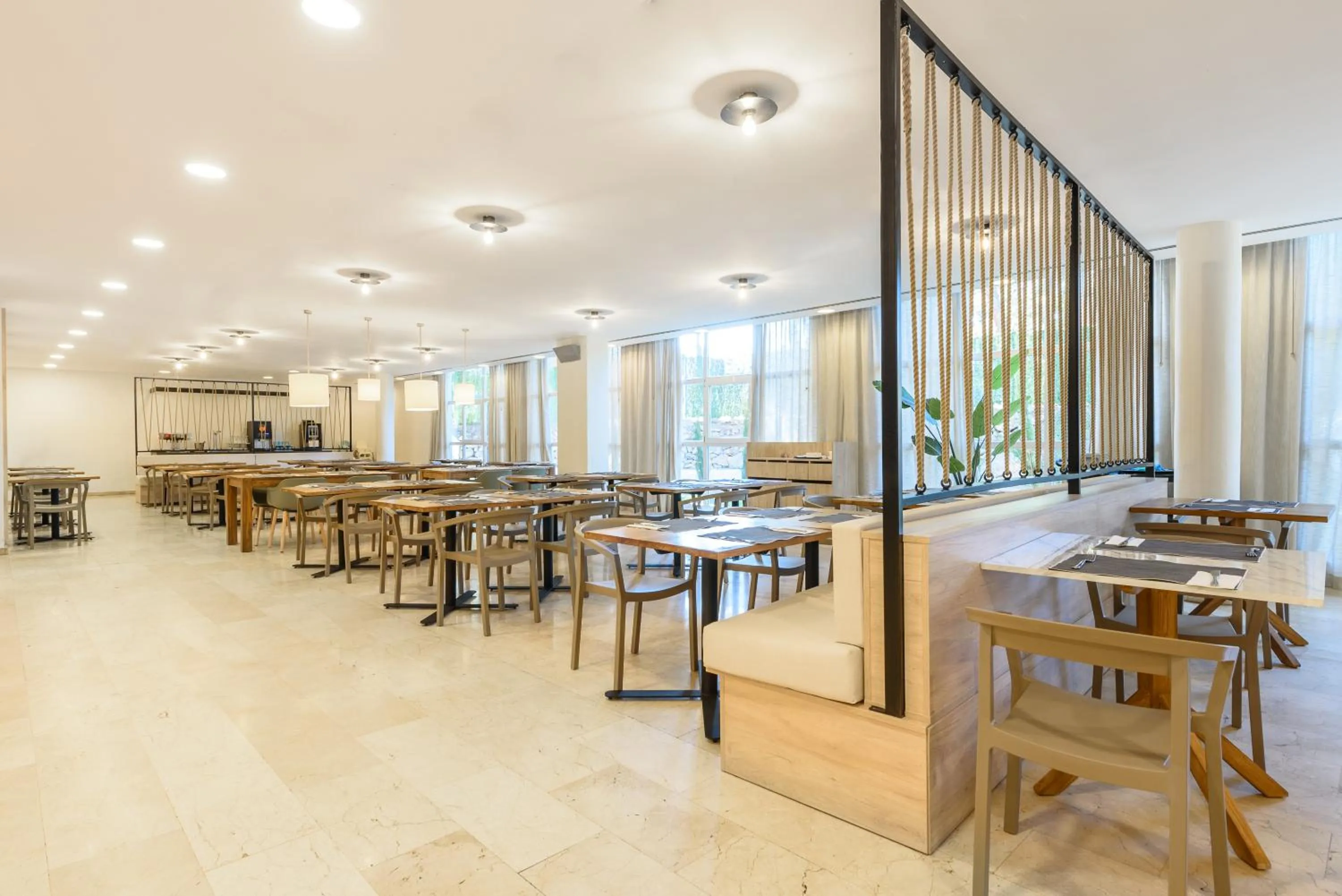 Restaurant/places to eat in FERGUS Club Palmanova Park