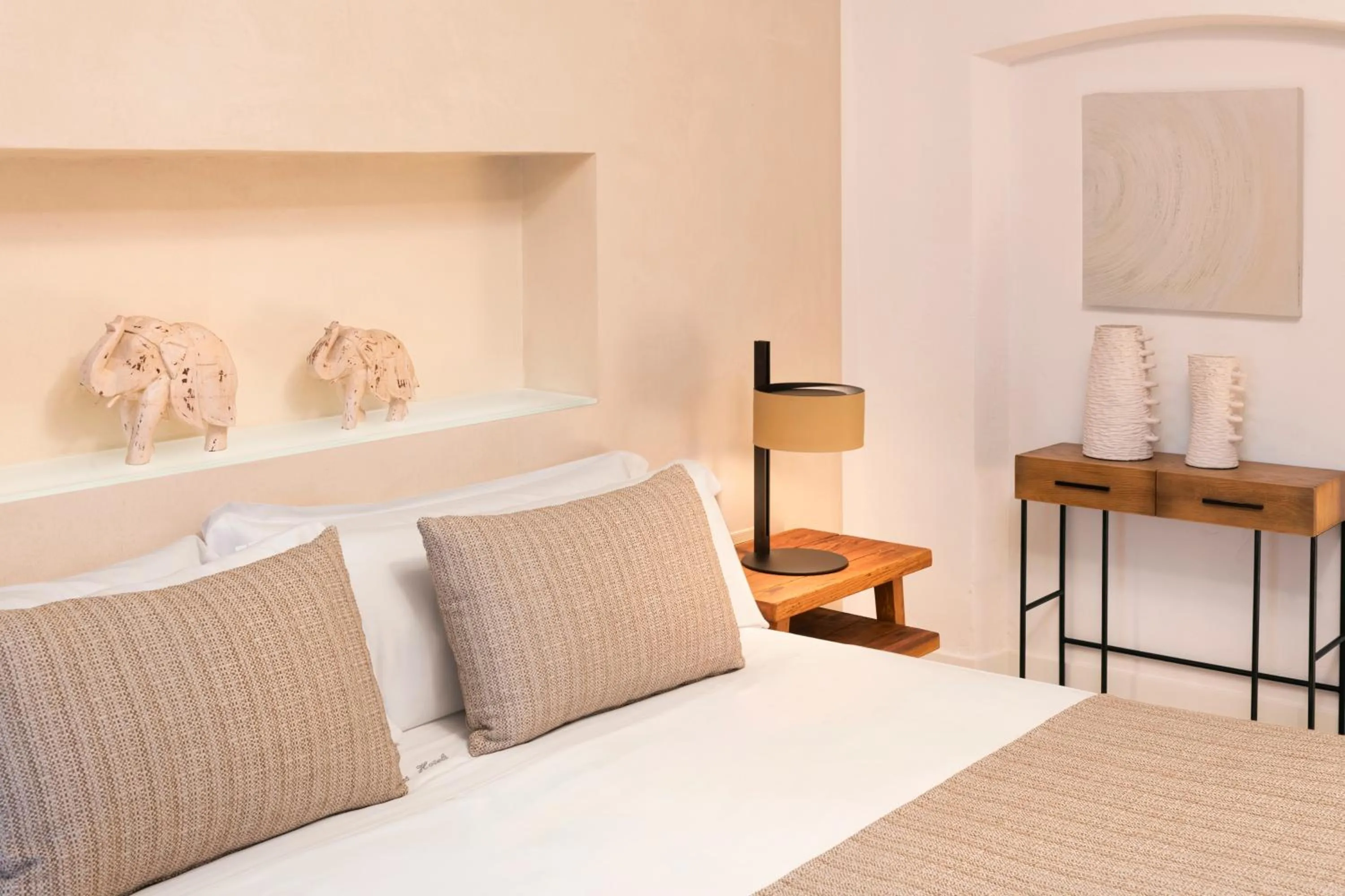 Bedroom, Bed in Mas Tapiolas