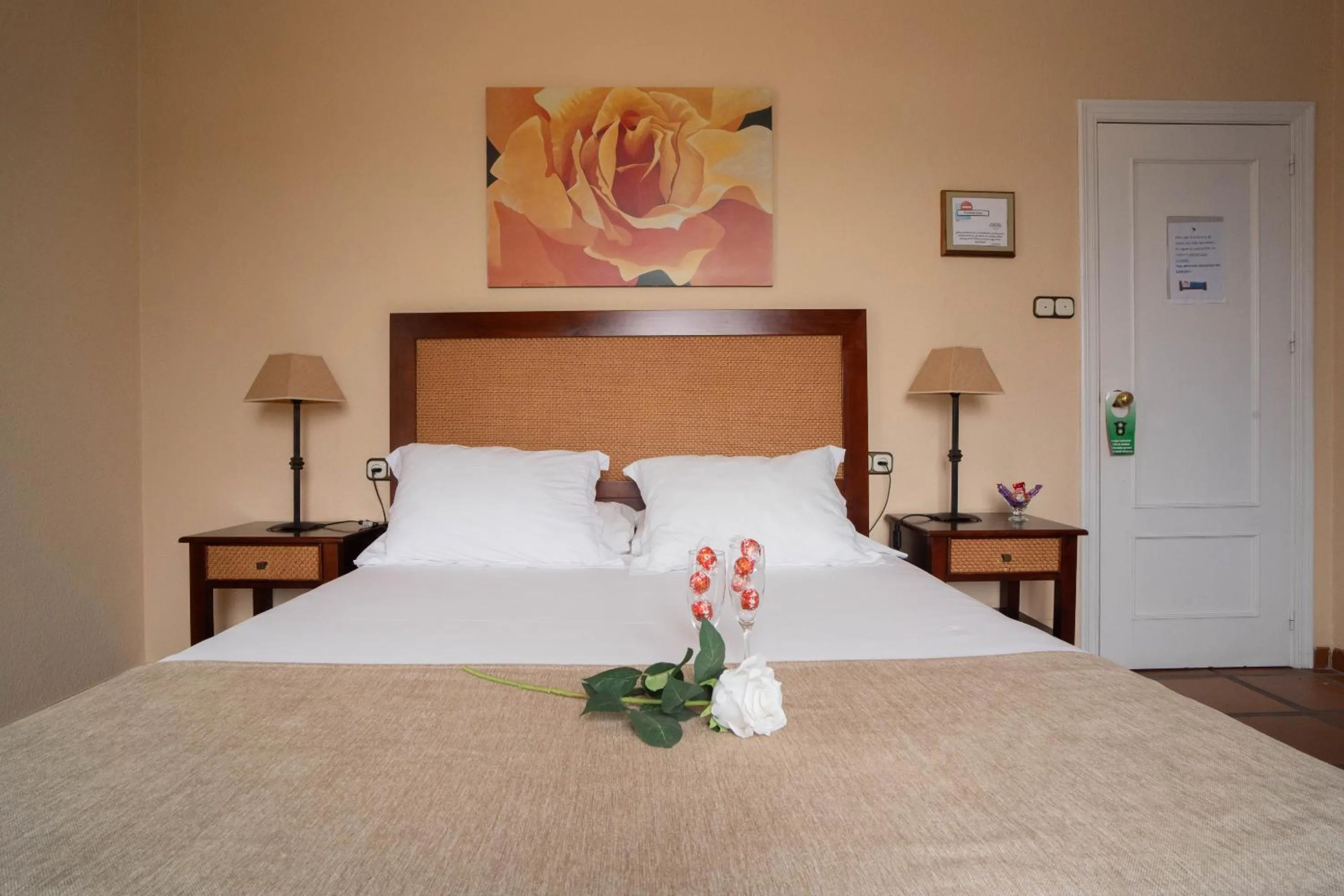 Property building, Bed in Hotel Albaida Nature