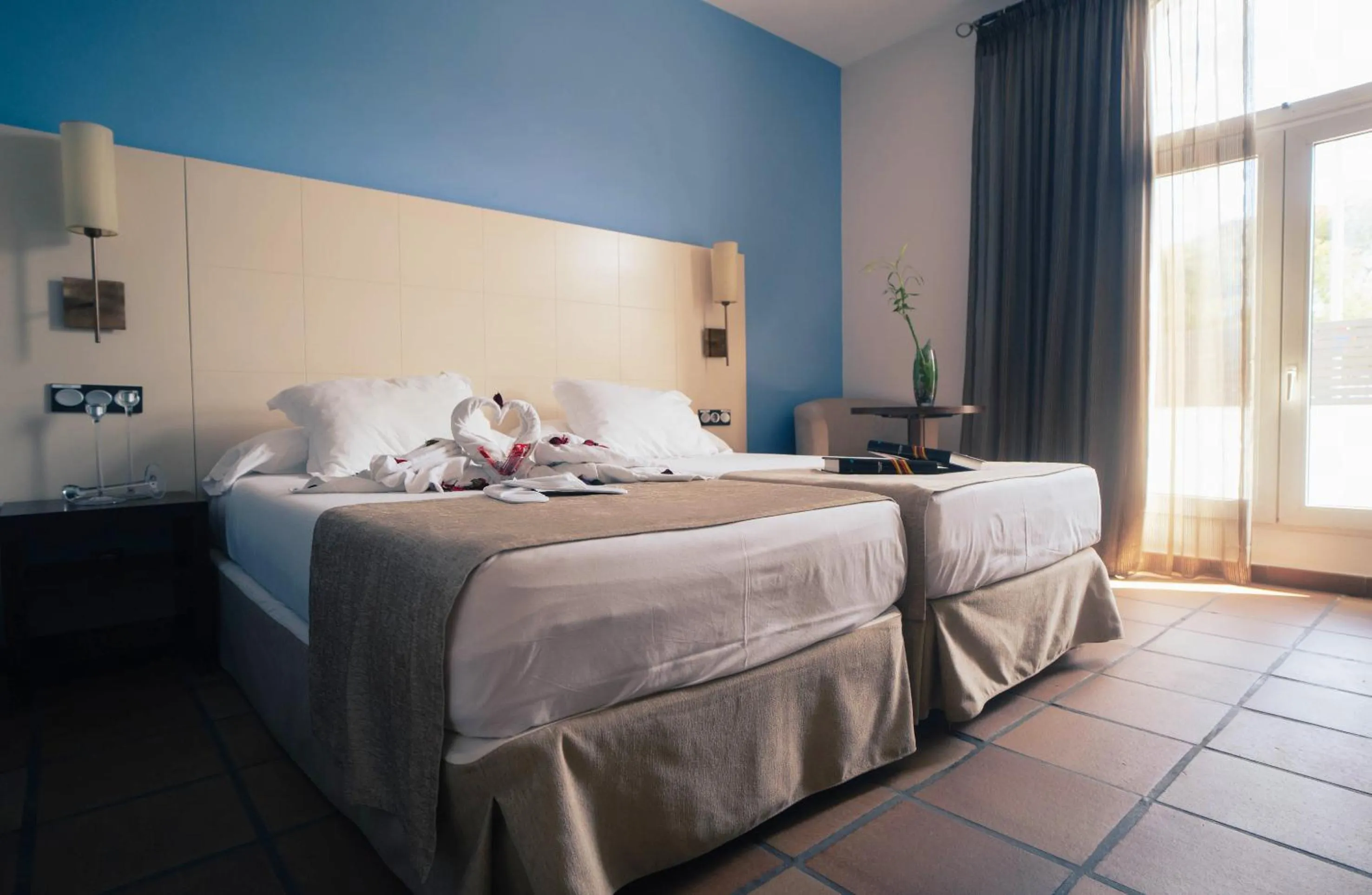 Property building, Bed in Hotel Albaida Nature