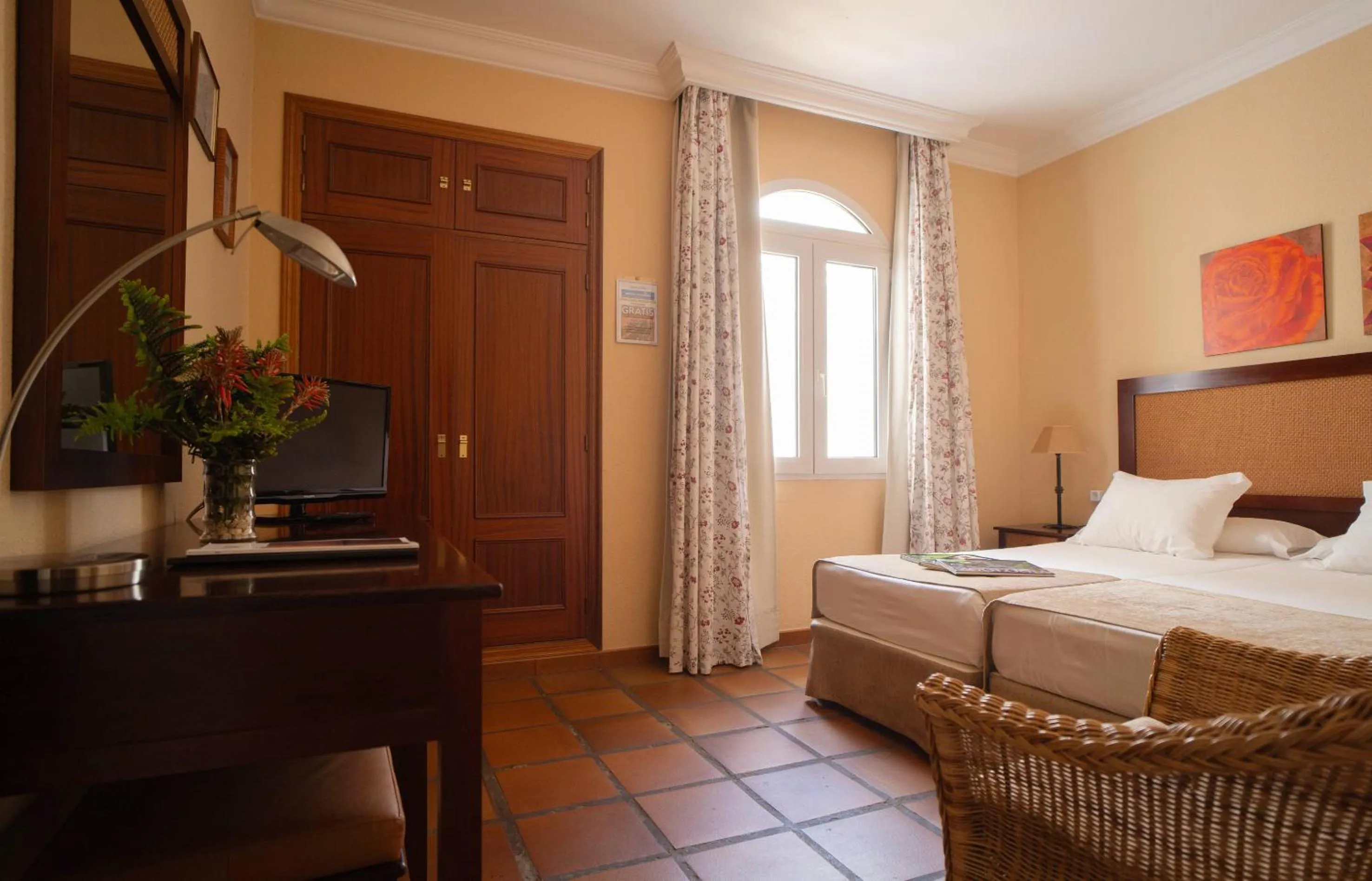 Property building, Bed in Hotel Albaida Nature