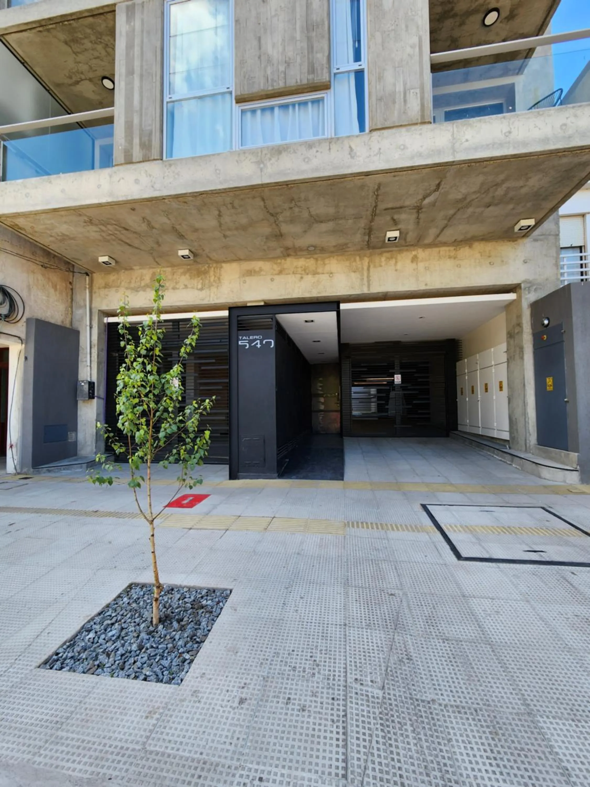 Property building in Loi Flats Neuquen, Edificio Talero