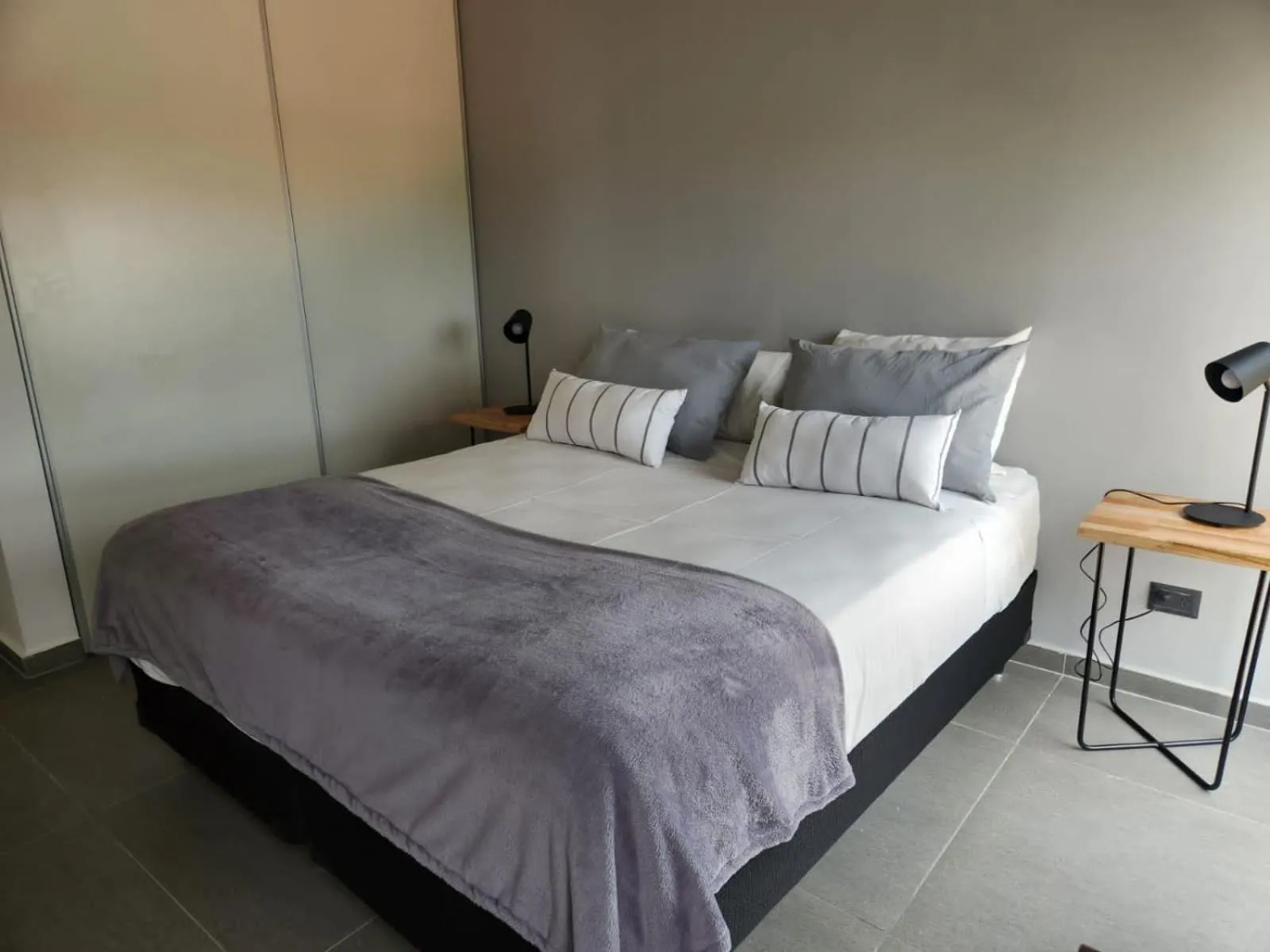 Bed in Loi Flats Neuquen, Edificio Talero