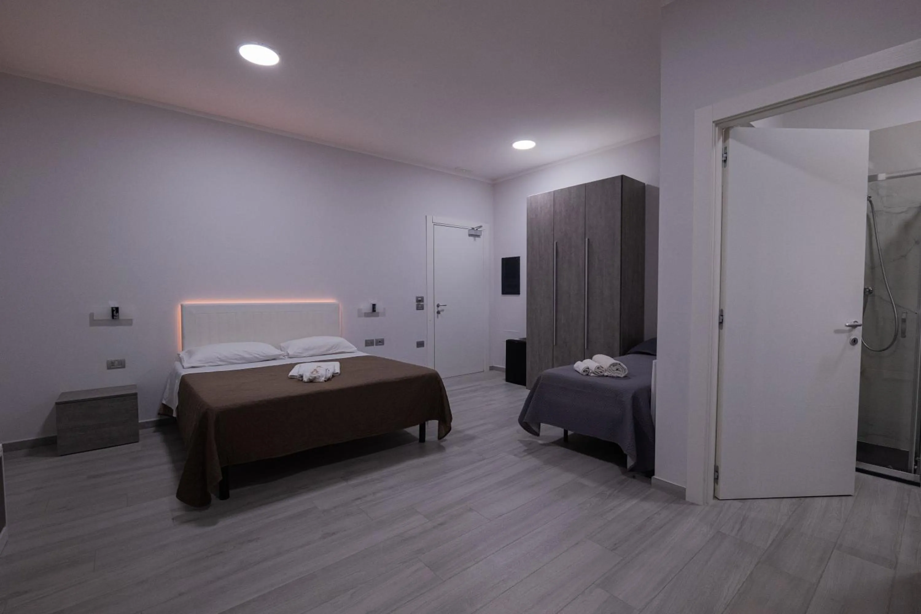 Photo of the whole room, Bed in Hotel Prestige